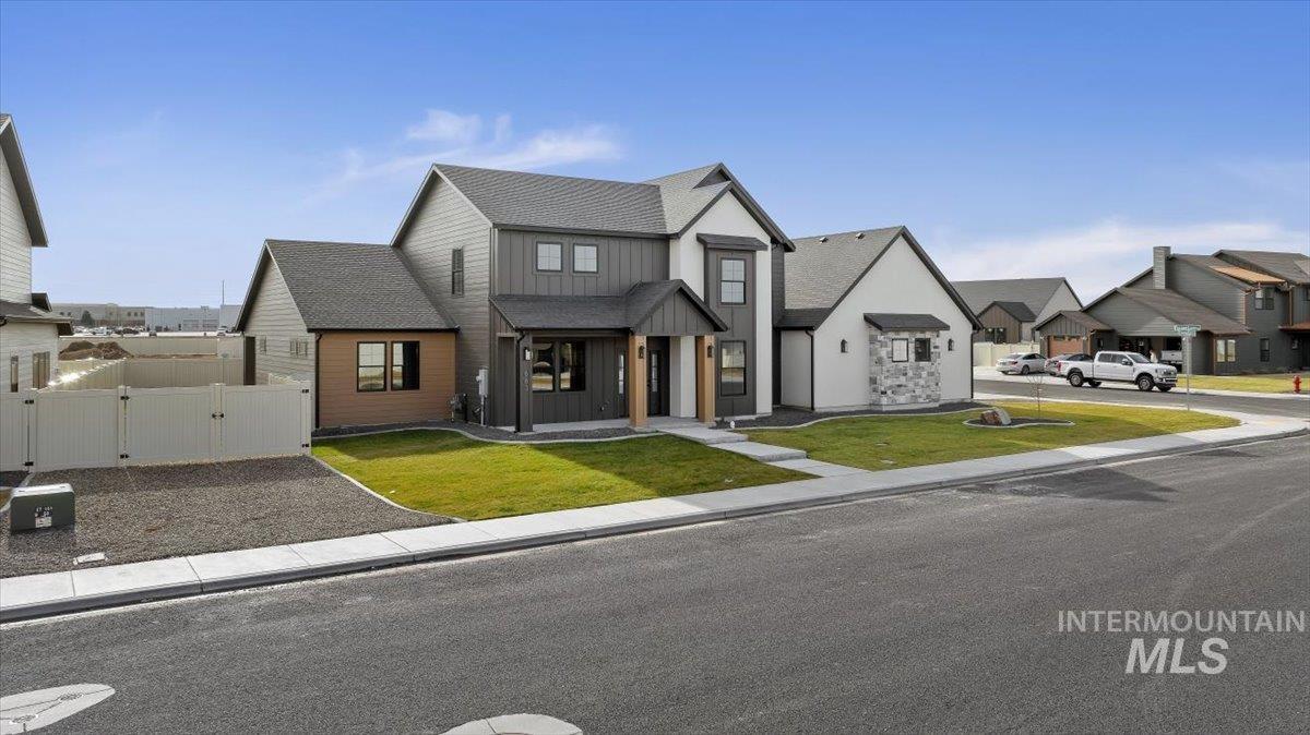 663 Canyon Crest Drive W, Twin Falls, Idaho 83301, 5 Bedrooms, 3.5 Bathrooms, Residential For Sale, Price $745,000,MLS 98973989