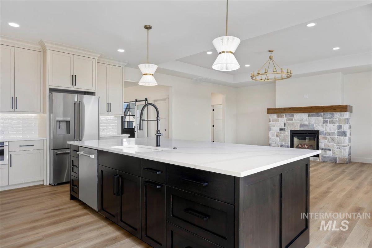 663 Canyon Crest Drive W, Twin Falls, Idaho 83301, 5 Bedrooms, 3.5 Bathrooms, Residential For Sale, Price $745,000,MLS 98973989