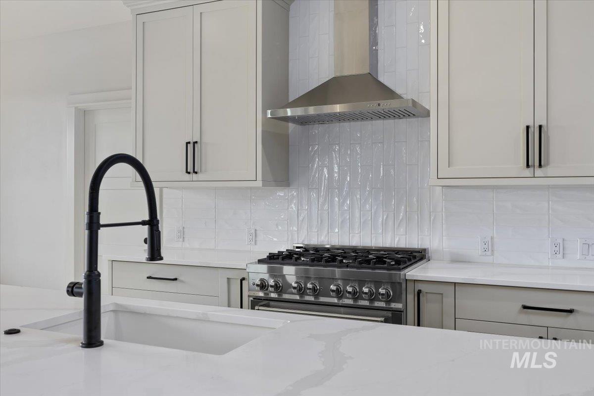 663 Canyon Crest Drive W, Twin Falls, Idaho 83301, 5 Bedrooms, 3.5 Bathrooms, Residential For Sale, Price $745,000,MLS 98973989