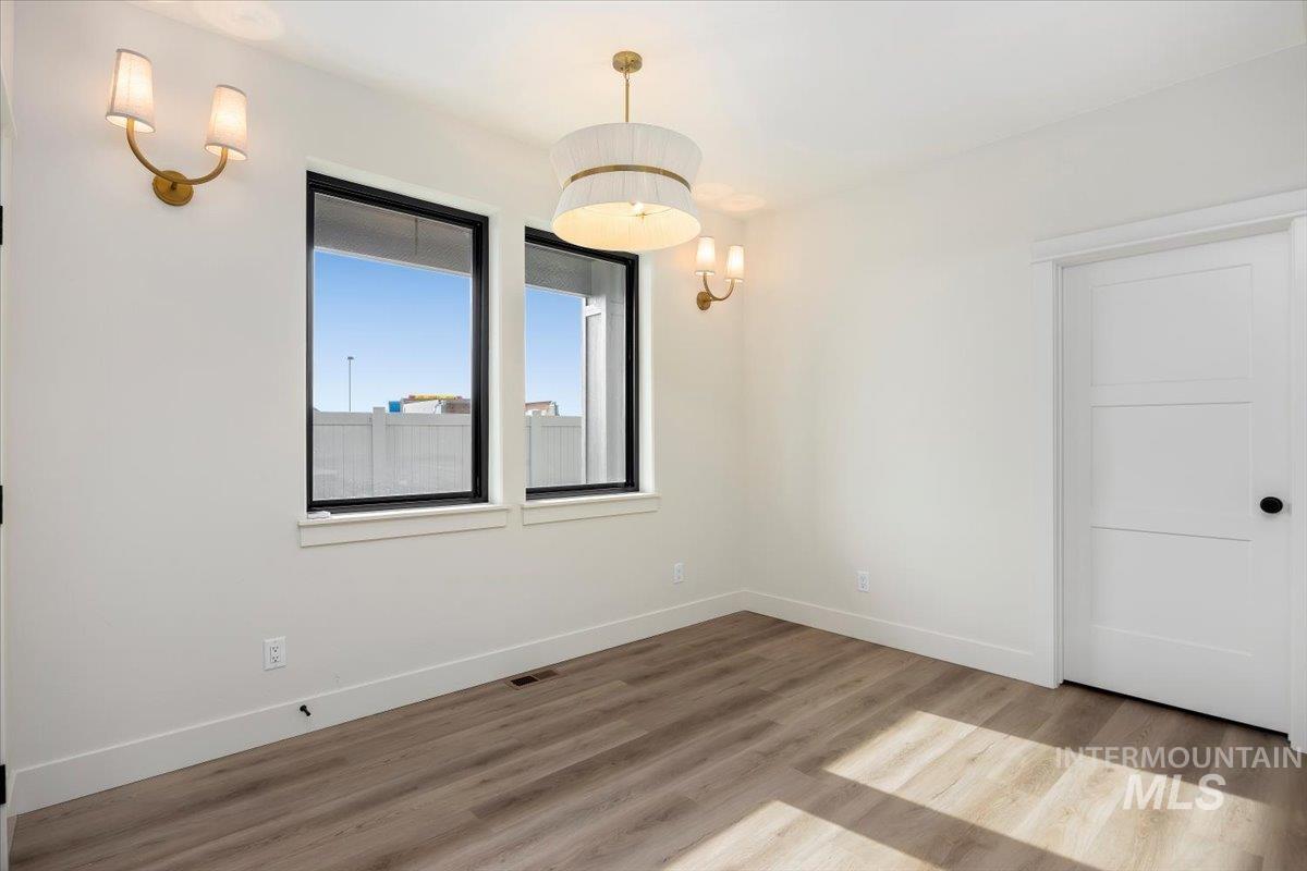 663 Canyon Crest Drive W, Twin Falls, Idaho 83301, 5 Bedrooms, 3.5 Bathrooms, Residential For Sale, Price $745,000,MLS 98973989