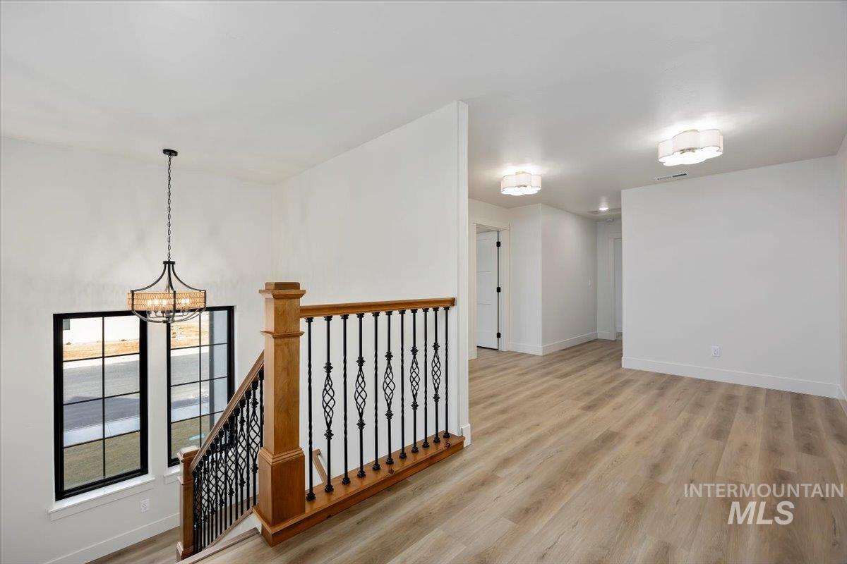 663 Canyon Crest Drive W, Twin Falls, Idaho 83301, 5 Bedrooms, 3.5 Bathrooms, Residential For Sale, Price $745,000,MLS 98973989