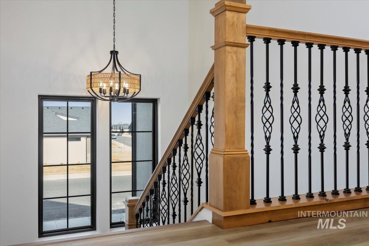 663 Canyon Crest Drive W, Twin Falls, Idaho 83301, 5 Bedrooms, 3.5 Bathrooms, Residential For Sale, Price $745,000,MLS 98973989