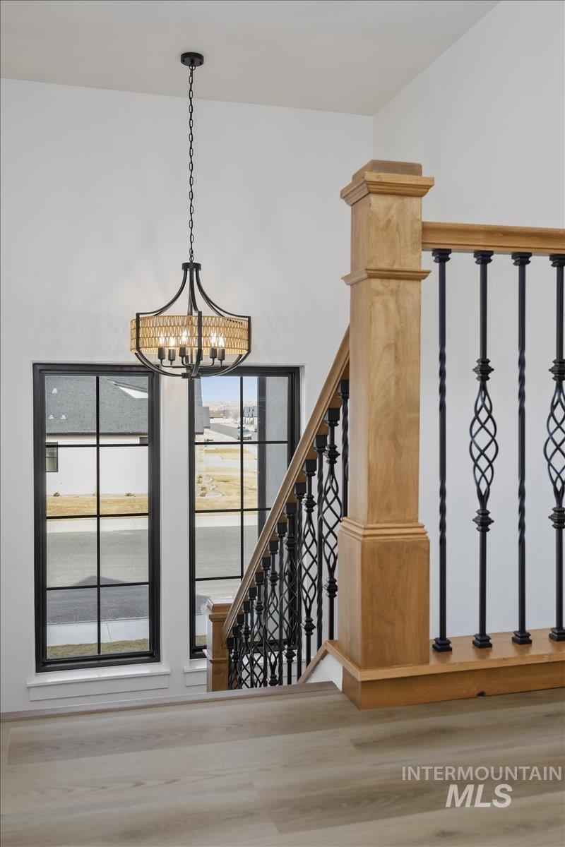 663 Canyon Crest Drive W, Twin Falls, Idaho 83301, 5 Bedrooms, 3.5 Bathrooms, Residential For Sale, Price $745,000,MLS 98973989