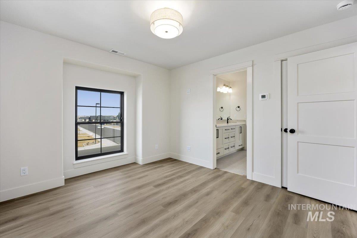 663 Canyon Crest Drive W, Twin Falls, Idaho 83301, 5 Bedrooms, 3.5 Bathrooms, Residential For Sale, Price $745,000,MLS 98973989