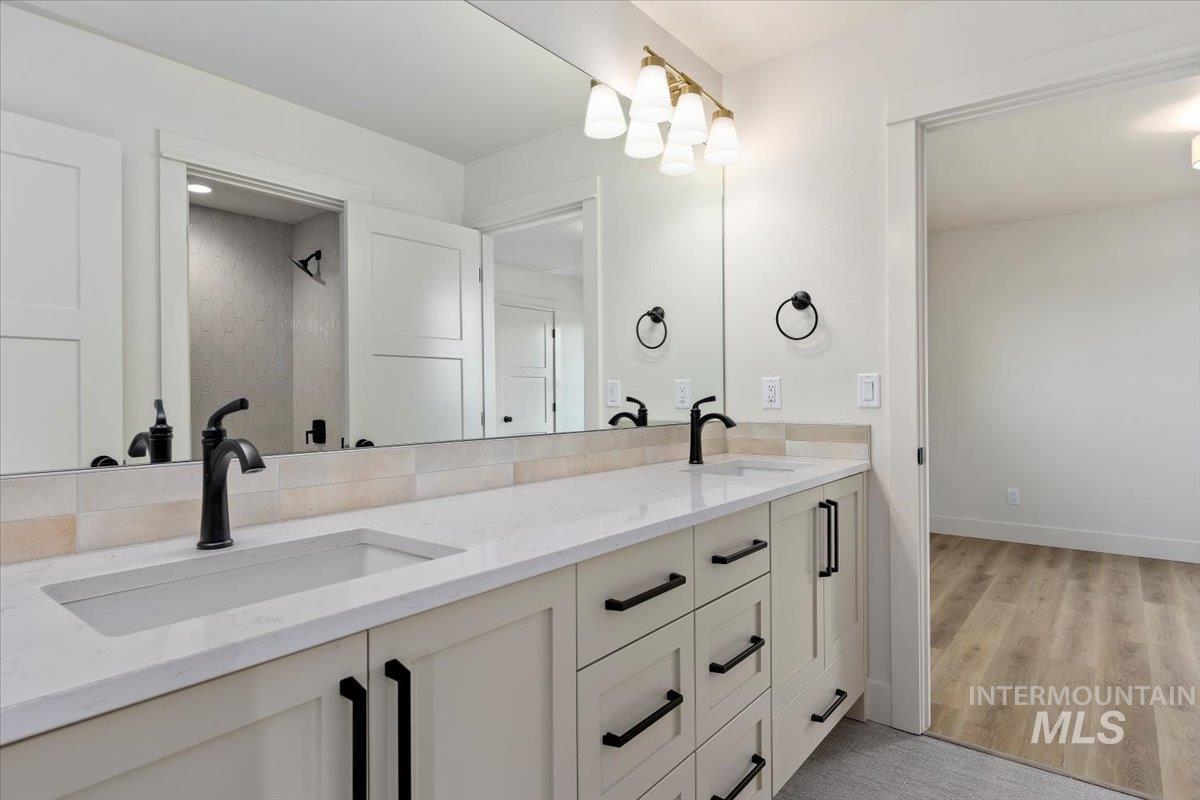 663 Canyon Crest Drive W, Twin Falls, Idaho 83301, 5 Bedrooms, 3.5 Bathrooms, Residential For Sale, Price $745,000,MLS 98973989