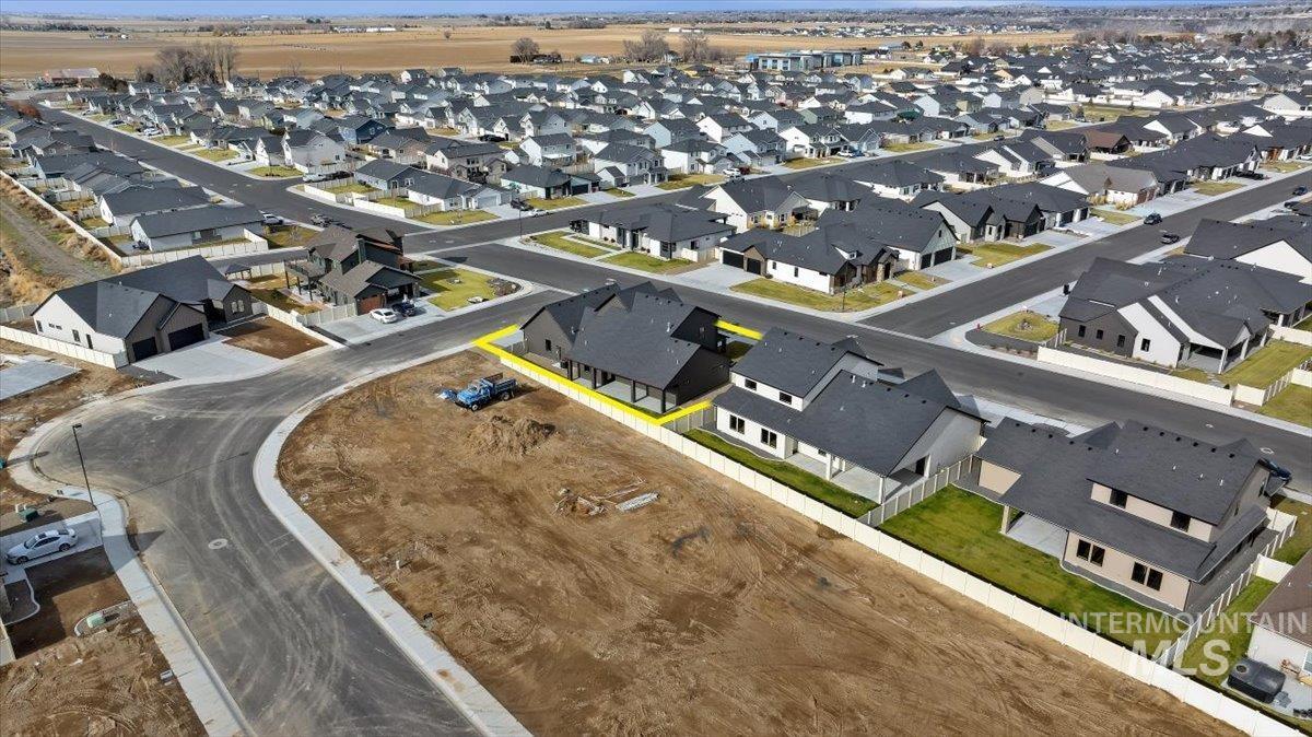 663 Canyon Crest Drive W, Twin Falls, Idaho 83301, 5 Bedrooms, 3.5 Bathrooms, Residential For Sale, Price $745,000,MLS 98973989