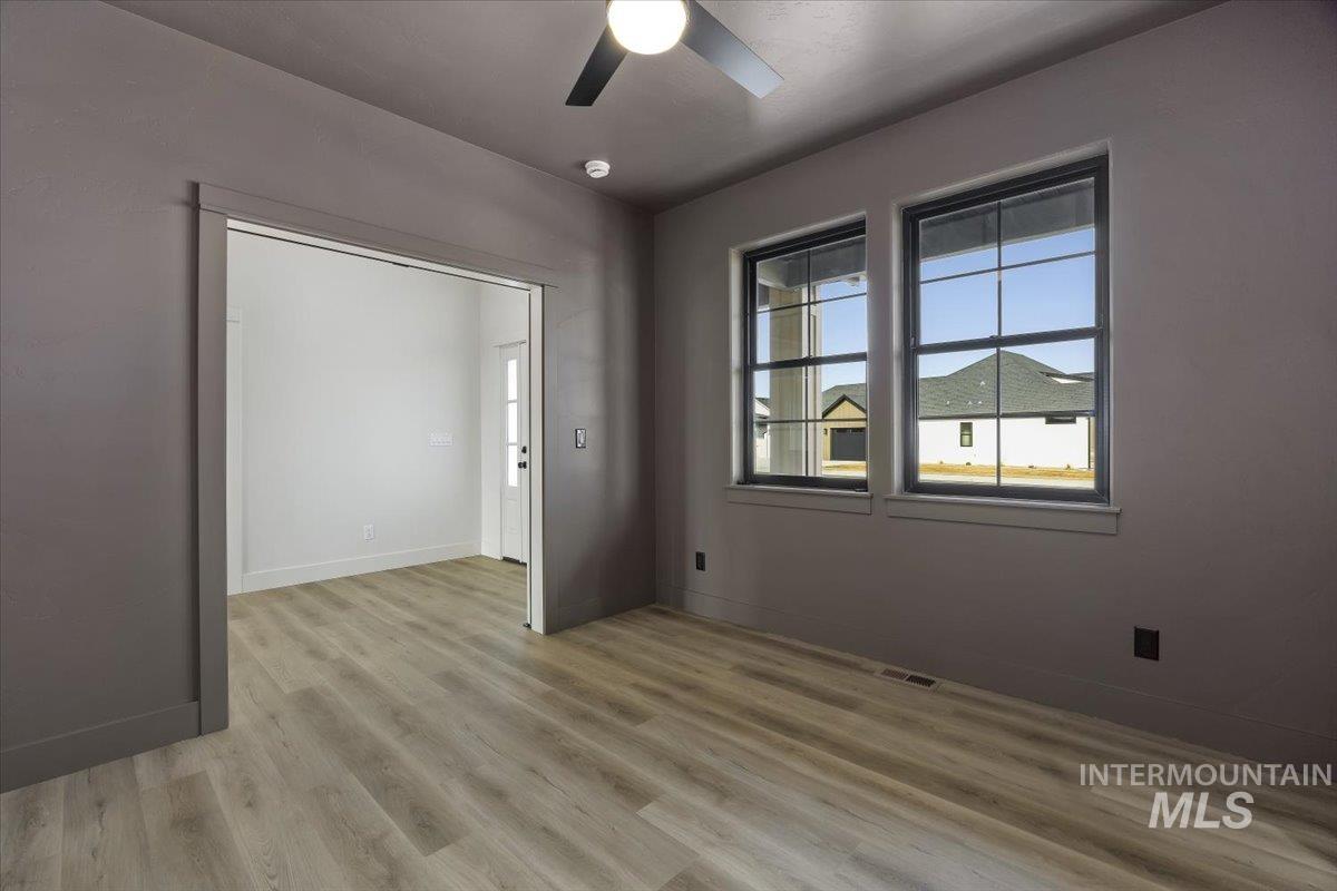 663 Canyon Crest Drive W, Twin Falls, Idaho 83301, 5 Bedrooms, 3.5 Bathrooms, Residential For Sale, Price $745,000,MLS 98973989