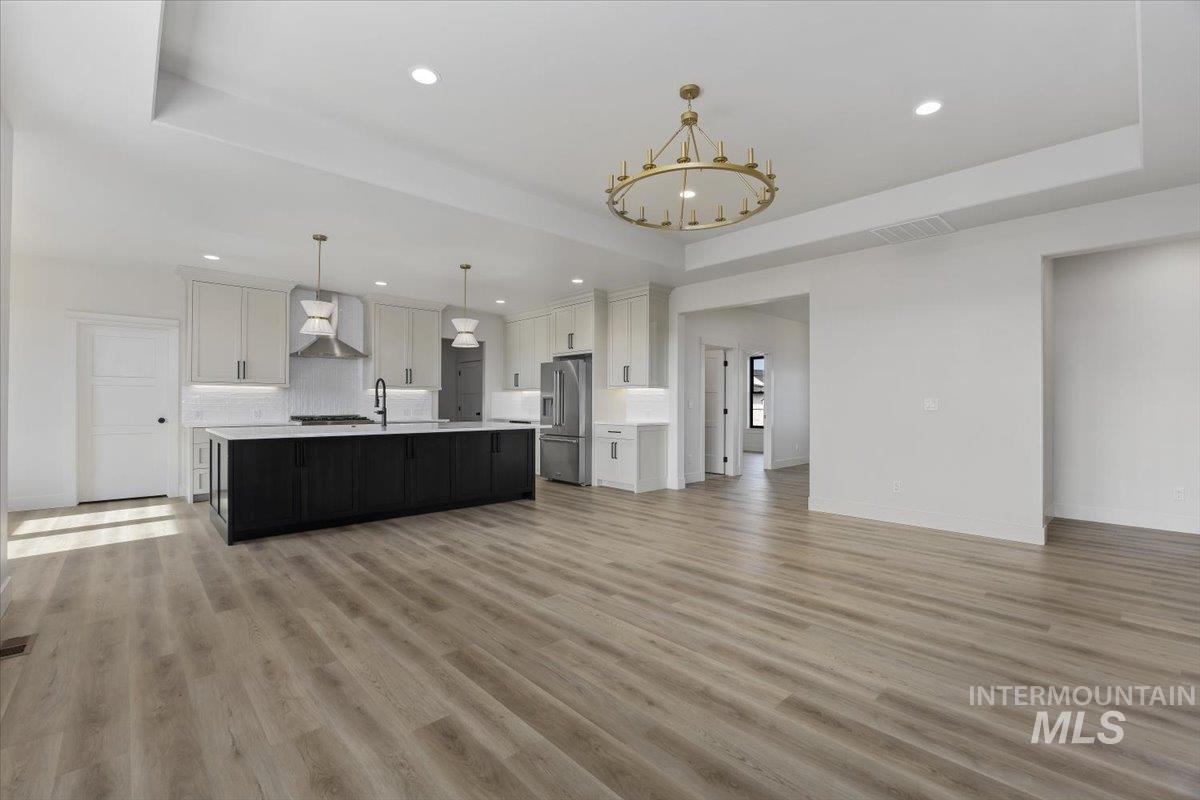 663 Canyon Crest Drive W, Twin Falls, Idaho 83301, 5 Bedrooms, 3.5 Bathrooms, Residential For Sale, Price $745,000,MLS 98973989