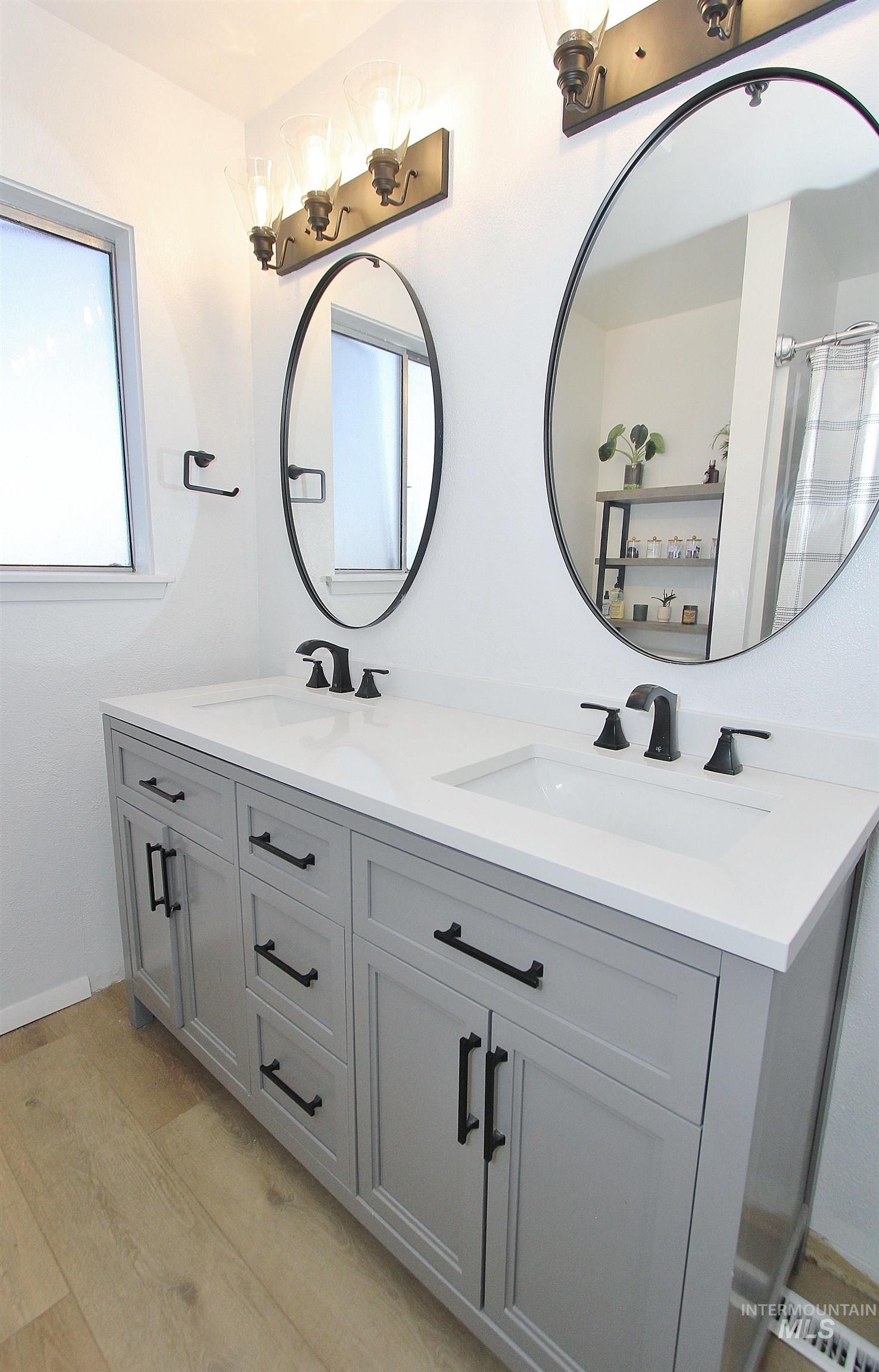 1185 N 6th East St, Mountain Home, Idaho 83647, 4 Bedrooms, 1.5 Bathrooms, Residential For Sale, Price $303,000,MLS 98973995