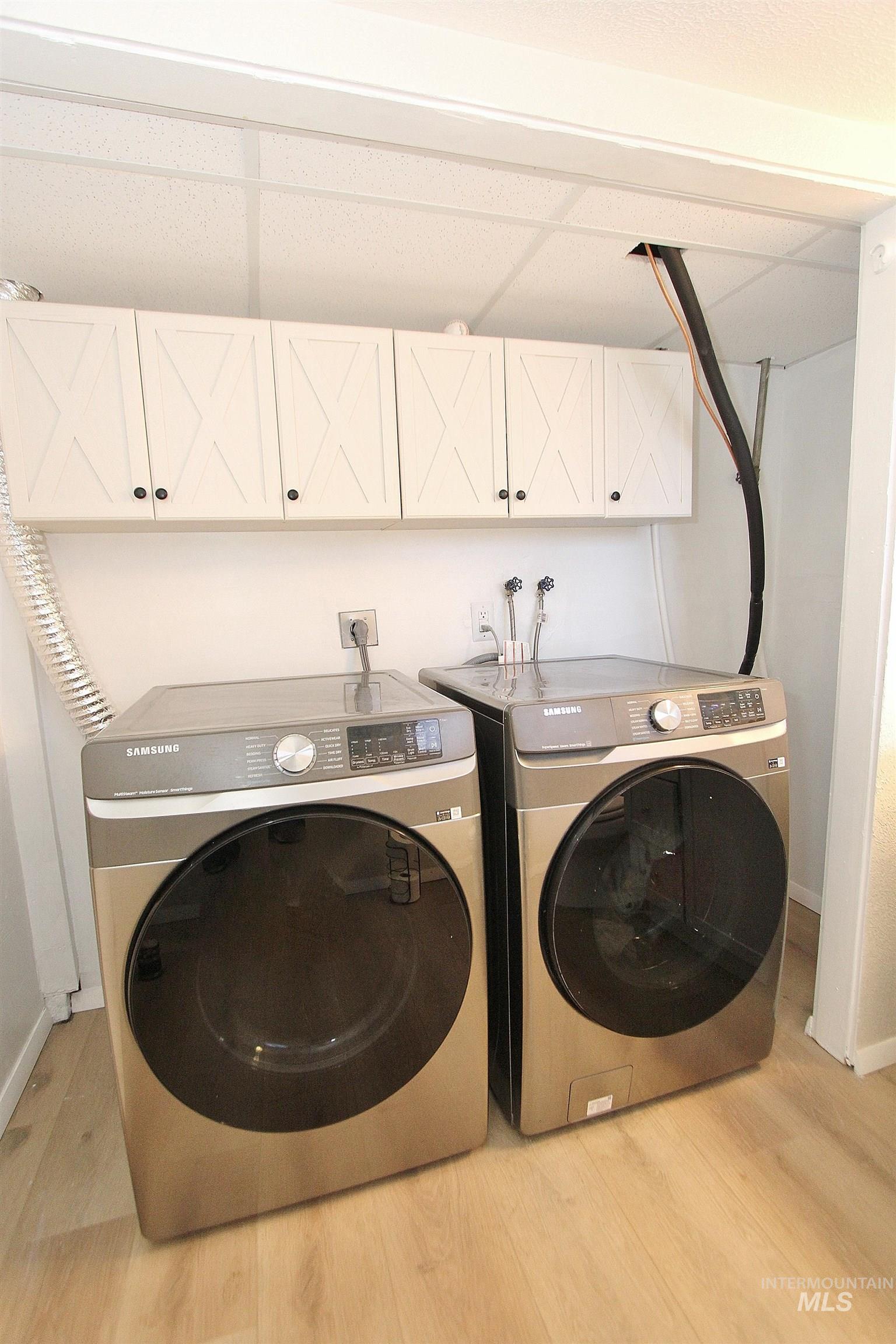 1185 N 6th East St, Mountain Home, Idaho 83647, 4 Bedrooms, 1.5 Bathrooms, Residential For Sale, Price $303,000,MLS 98973995