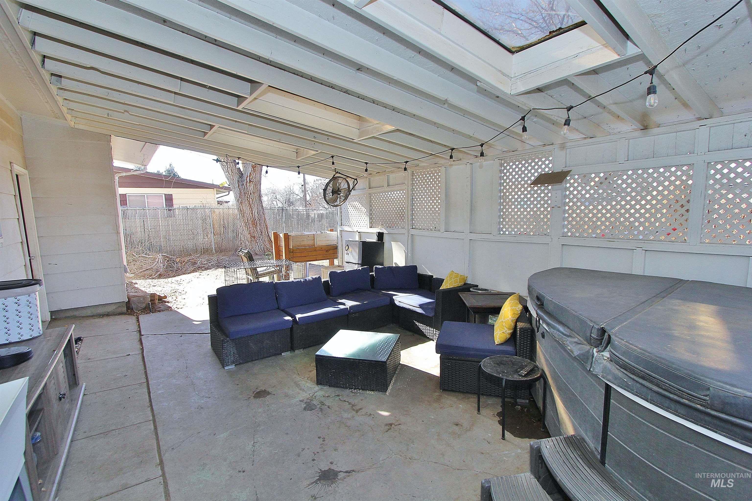 1185 N 6th East St, Mountain Home, Idaho 83647, 4 Bedrooms, 1.5 Bathrooms, Residential For Sale, Price $303,000,MLS 98973995