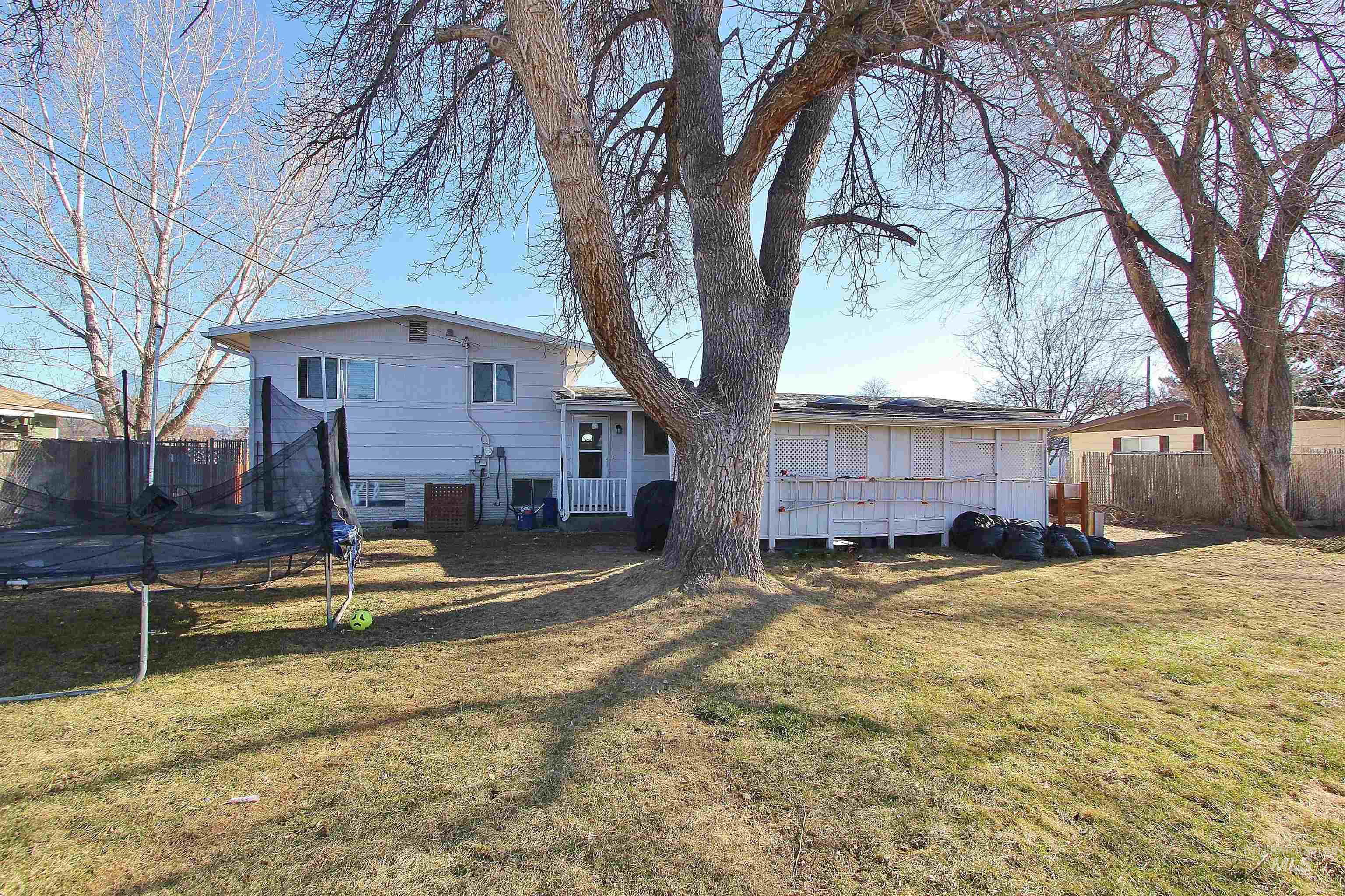 1185 N 6th East St, Mountain Home, Idaho 83647, 4 Bedrooms, 1.5 Bathrooms, Residential For Sale, Price $303,000,MLS 98973995