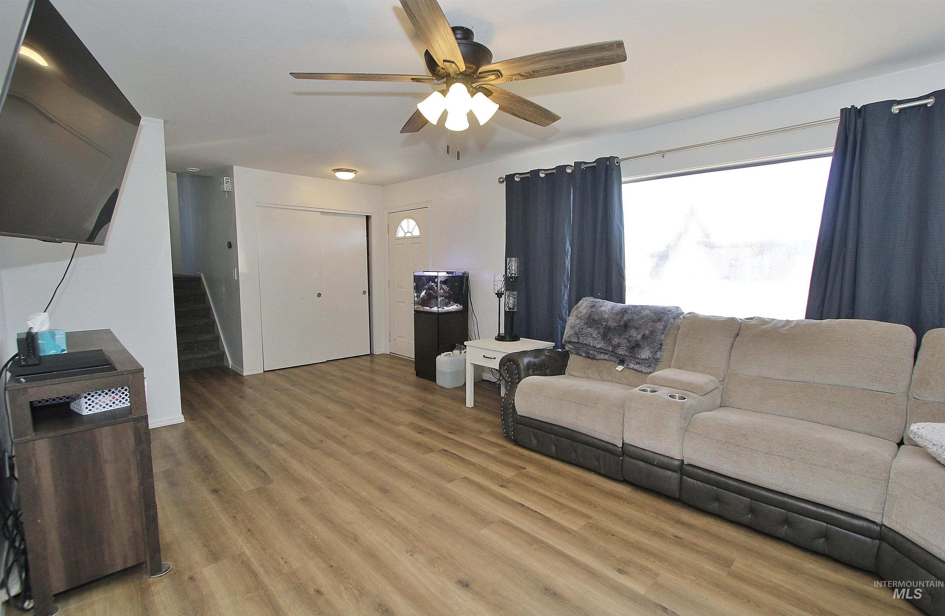 1185 N 6th East St, Mountain Home, Idaho 83647, 4 Bedrooms, 1.5 Bathrooms, Residential For Sale, Price $303,000,MLS 98973995