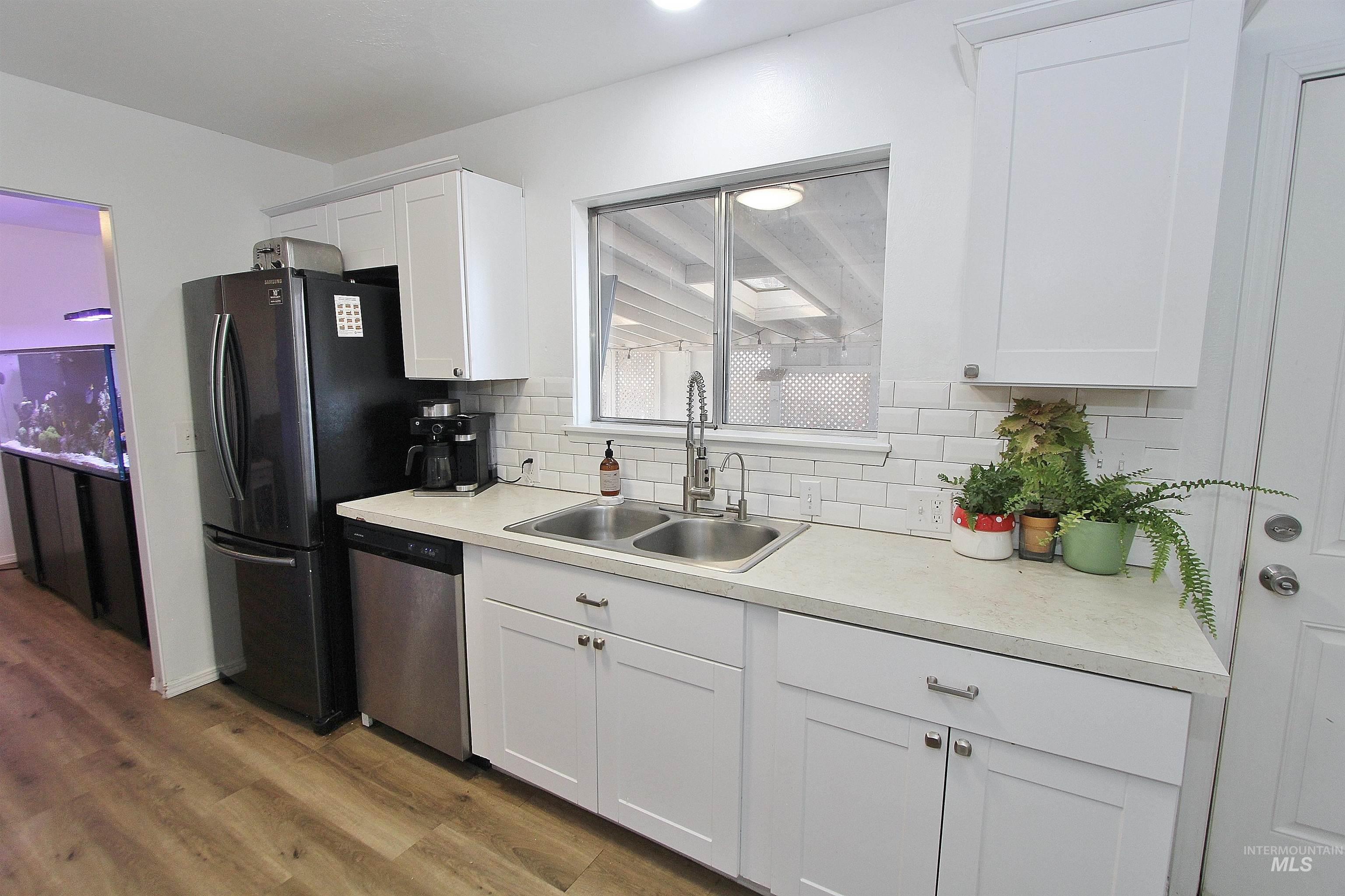 1185 N 6th East St, Mountain Home, Idaho 83647, 4 Bedrooms, 1.5 Bathrooms, Residential For Sale, Price $303,000,MLS 98973995