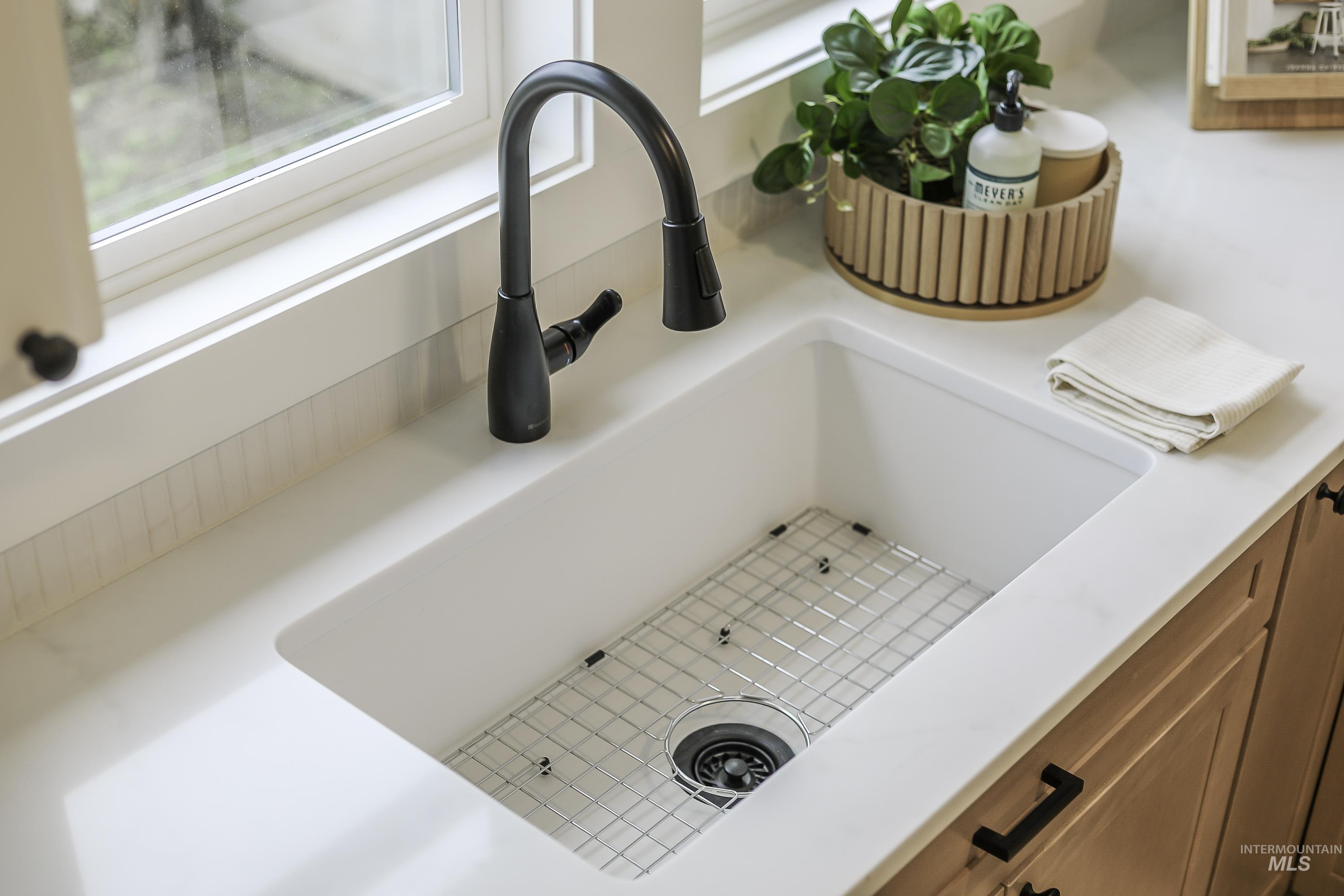 1515 16th Ave., Lewiston, Idaho 83501, 4 Bedrooms, 2 Bathrooms, Residential For Sale, Price $375,000,MLS 98973996