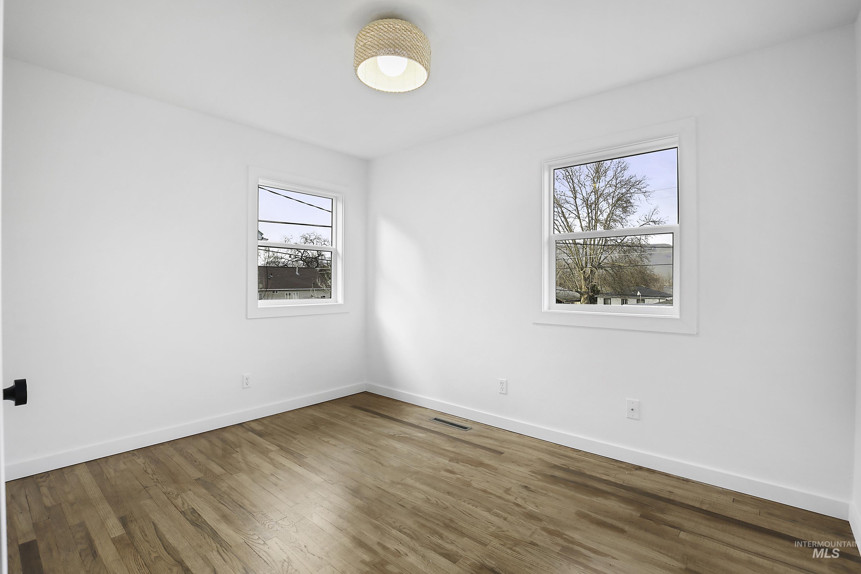 1515 16th Ave., Lewiston, Idaho 83501, 4 Bedrooms, 2 Bathrooms, Residential For Sale, Price $375,000,MLS 98973996