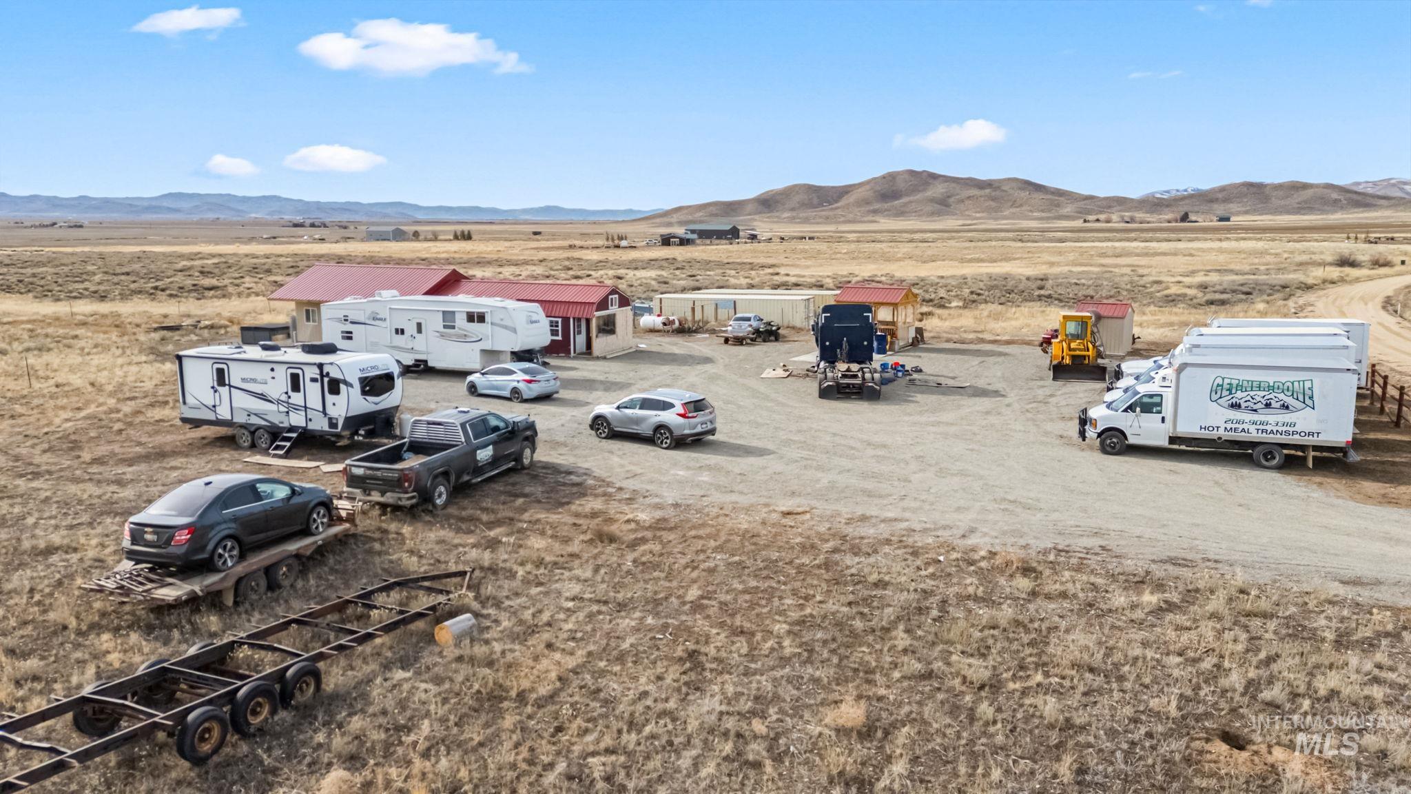 170 W Horseshoe Lp, Fairfield, Idaho 83327, 2 Bedrooms, 2 Bathrooms, Residential For Sale, Price $350,000,MLS 98974000