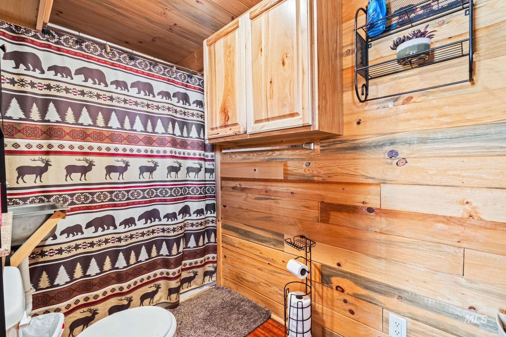 170 W Horseshoe Lp, Fairfield, Idaho 83327, 2 Bedrooms, 2 Bathrooms, Residential For Sale, Price $350,000,MLS 98974000