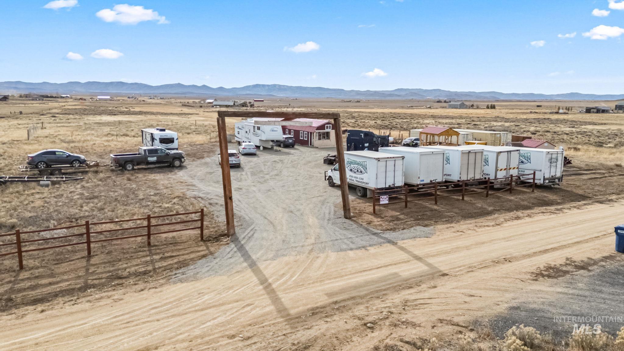 170 W Horseshoe Lp, Fairfield, Idaho 83327, 2 Bedrooms, 2 Bathrooms, Residential For Sale, Price $350,000,MLS 98974000