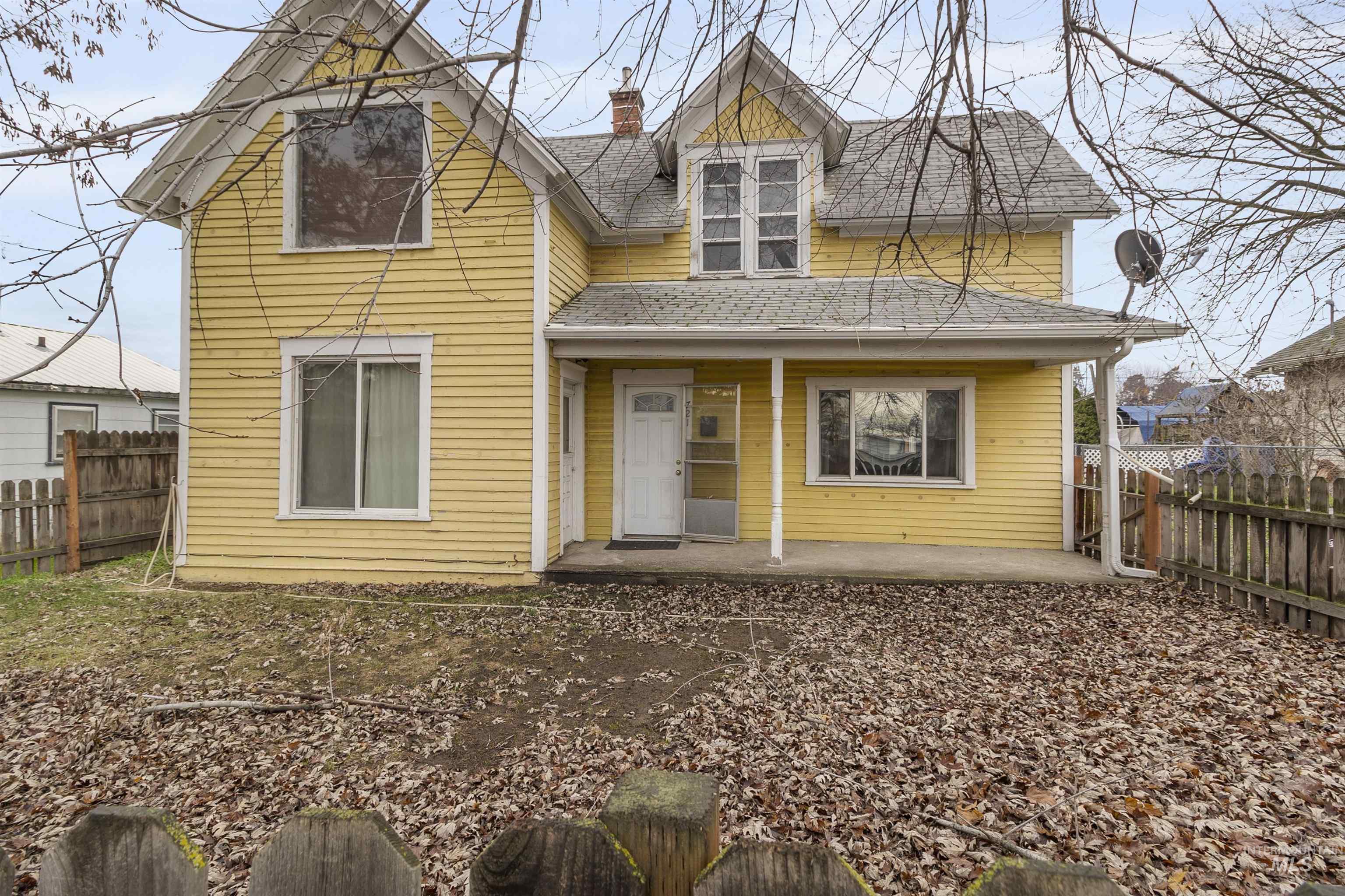 721 9th St., Clarkston, Washington 99403, 3 Bedrooms, 2 Bathrooms, Residential For Sale, Price $250,000,MLS 98974003