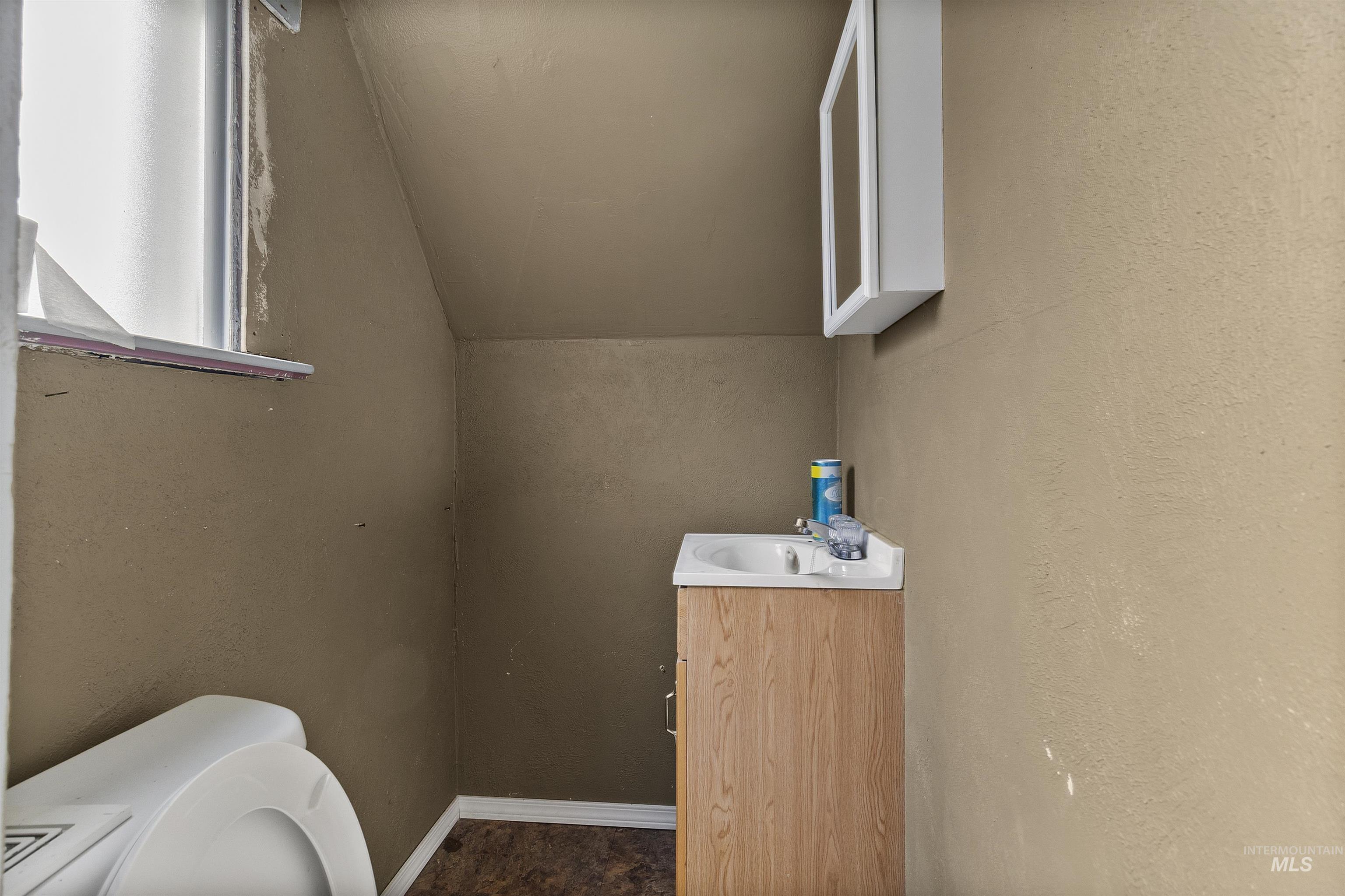 721 9th St., Clarkston, Washington 99403, 3 Bedrooms, 2 Bathrooms, Residential For Sale, Price $250,000,MLS 98974003