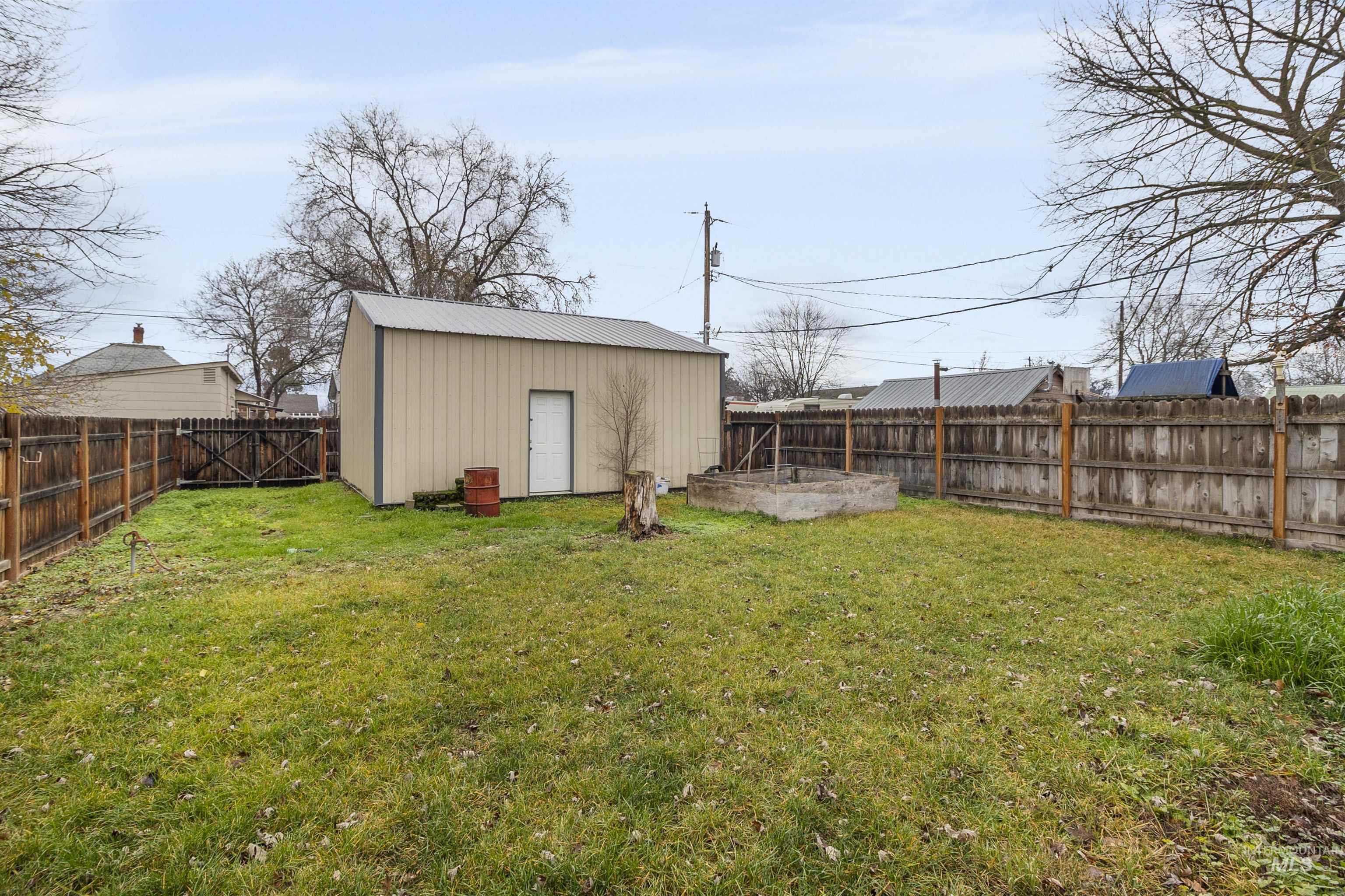 721 9th St., Clarkston, Washington 99403, 3 Bedrooms, 2 Bathrooms, Residential For Sale, Price $250,000,MLS 98974003