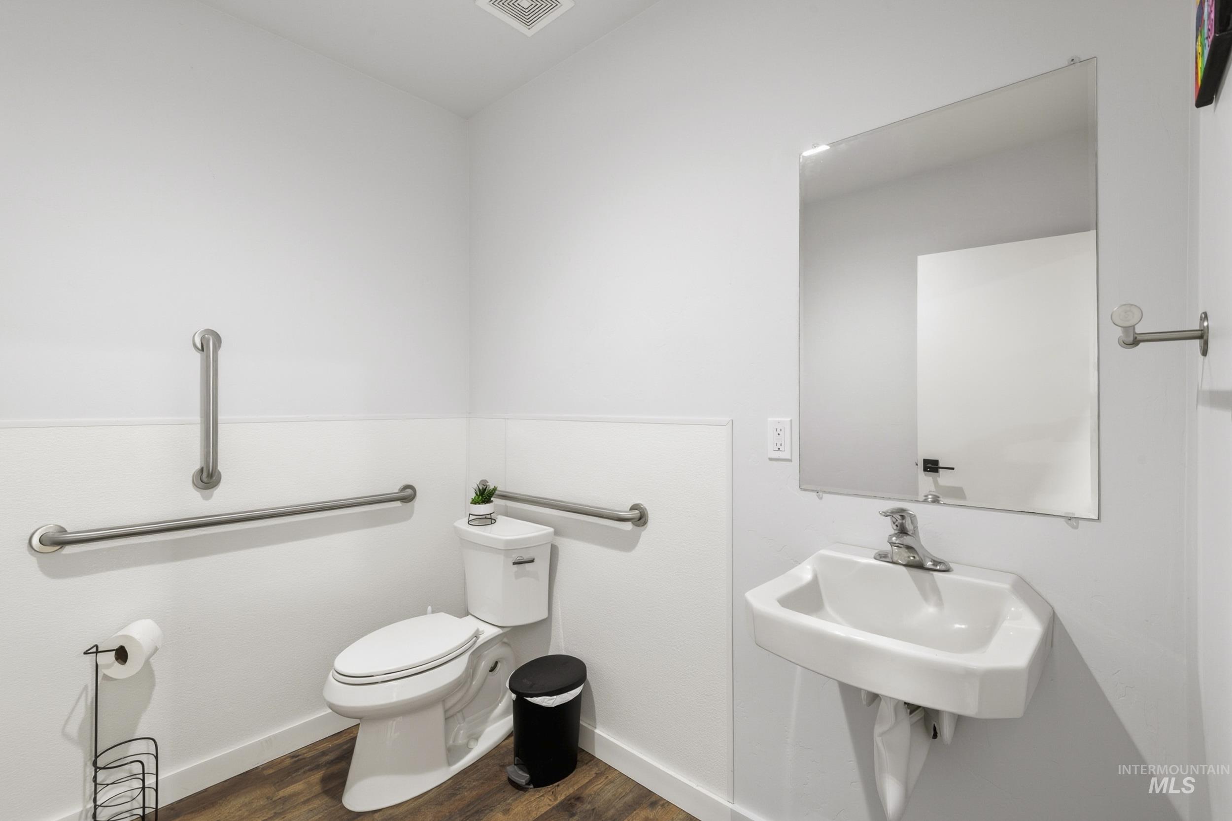 8829 Lake Shore Drive, Nampa, Idaho 83686, Business/Commercial For Sale, Price $525,000,MLS 98974005