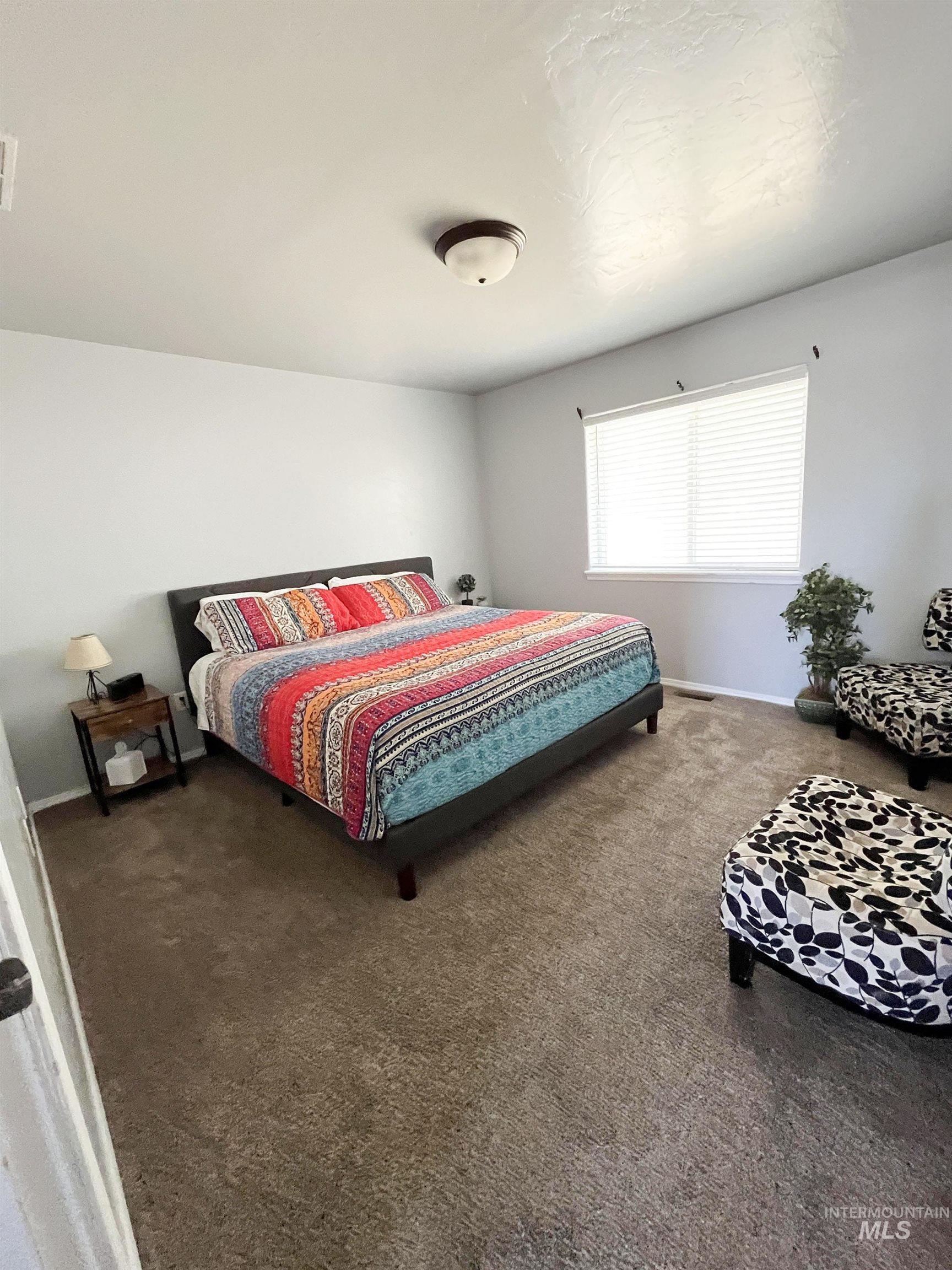 1285 Golden Pheasant Dr, Twin Falls, Idaho 83301, 3 Bedrooms, 2 Bathrooms, Residential For Sale, Price $335,000,MLS 98974008