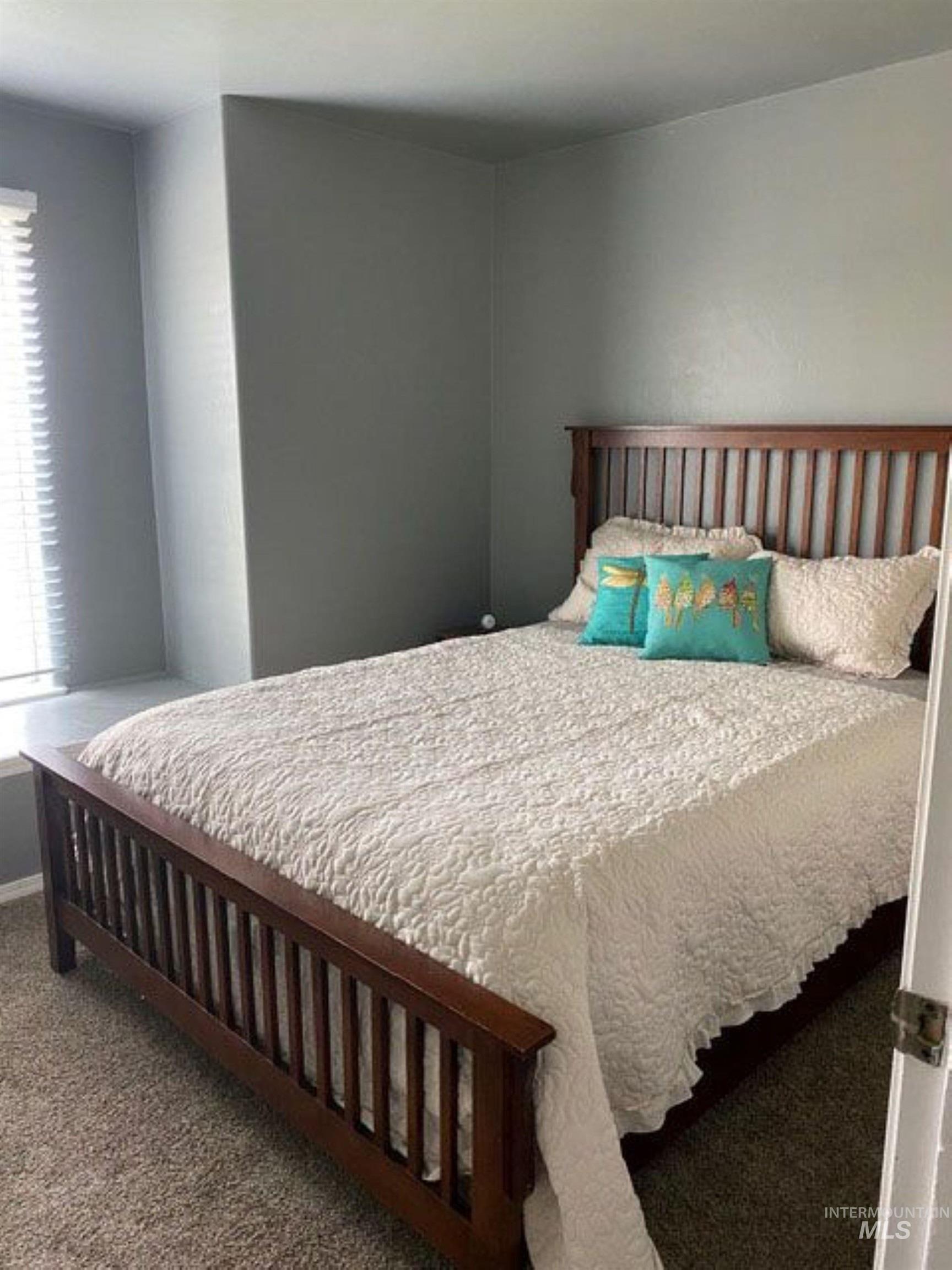 1285 Golden Pheasant Dr, Twin Falls, Idaho 83301, 3 Bedrooms, 2 Bathrooms, Residential For Sale, Price $335,000,MLS 98974008