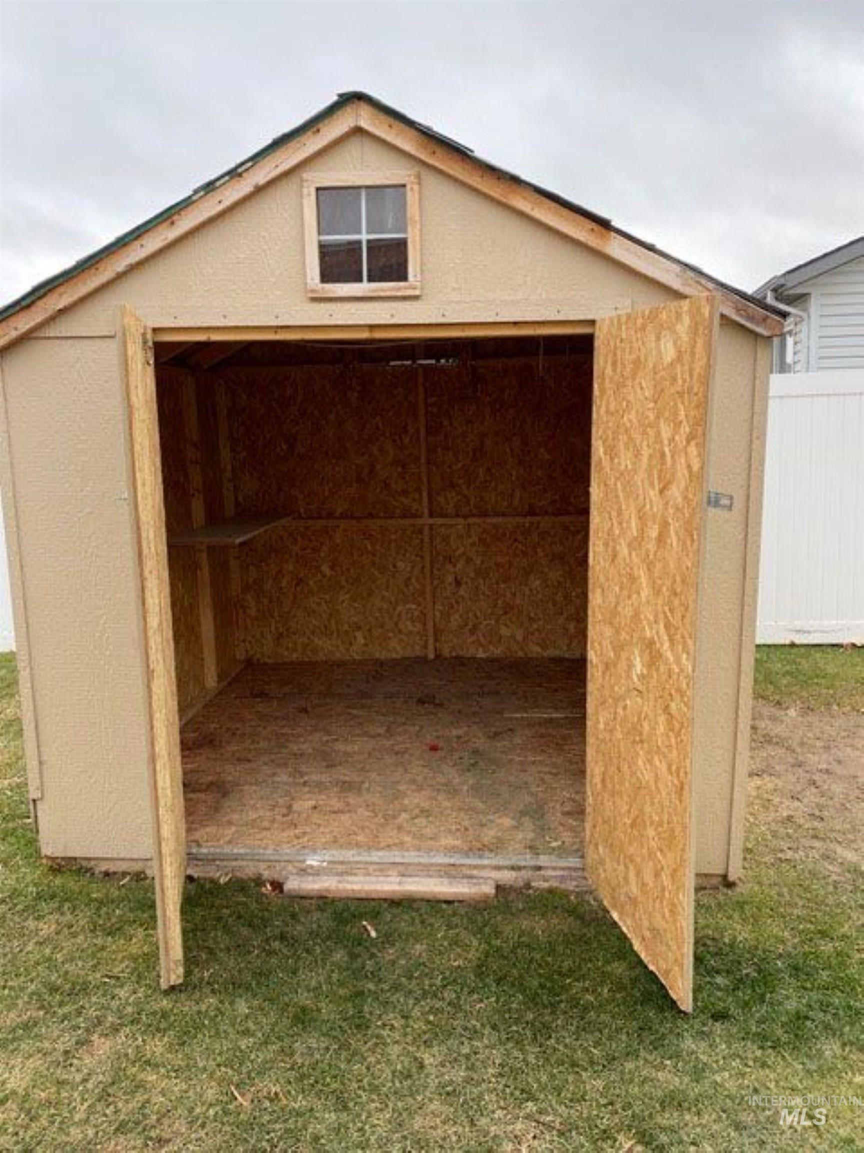 1285 Golden Pheasant Dr, Twin Falls, Idaho 83301, 3 Bedrooms, 2 Bathrooms, Residential For Sale, Price $335,000,MLS 98974008