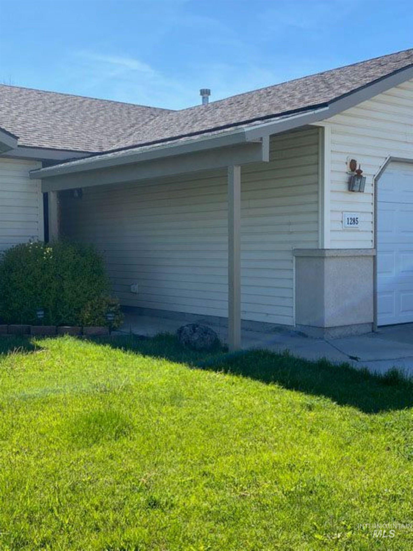 1285 Golden Pheasant Dr, Twin Falls, Idaho 83301, 3 Bedrooms, 2 Bathrooms, Residential For Sale, Price $335,000,MLS 98974008