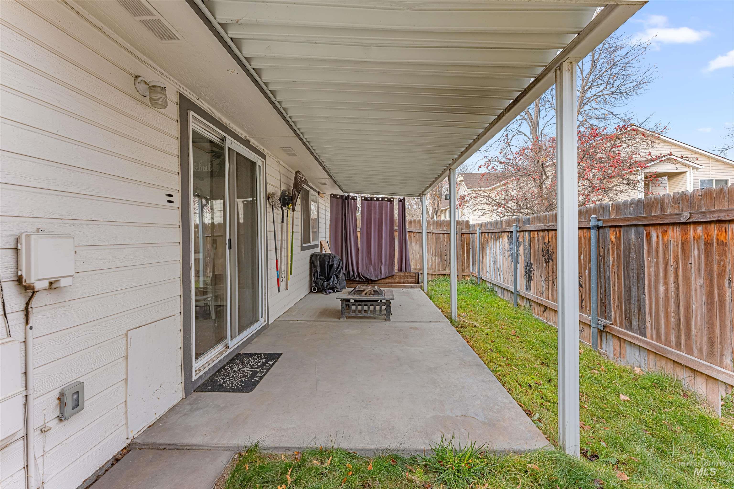 716 E Maryland, Nampa, Idaho 83686, 2 Bedrooms, 1 Bathroom, Residential For Sale, Price $285,000,MLS 98974009