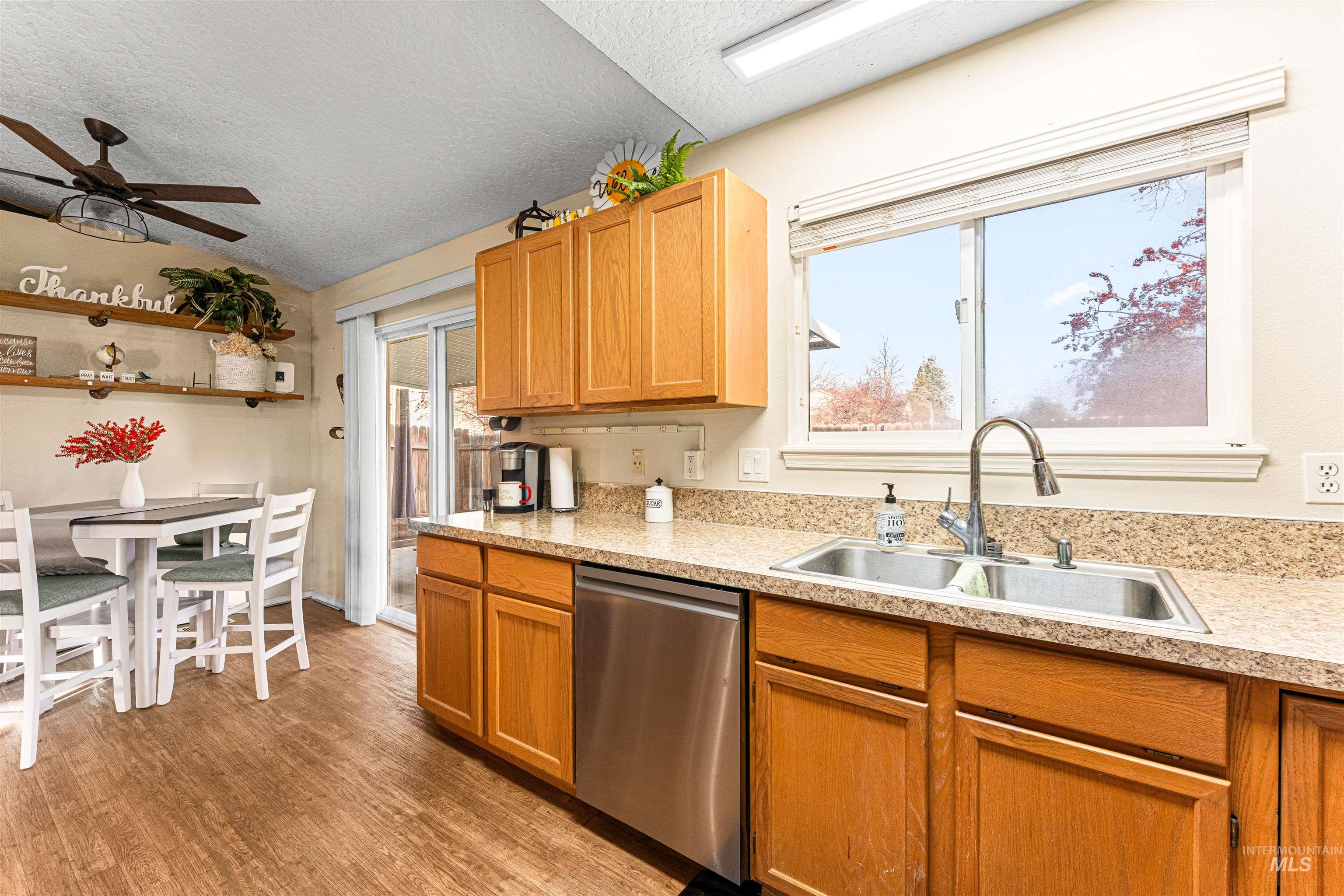 716 E Maryland, Nampa, Idaho 83686, 2 Bedrooms, 1 Bathroom, Residential For Sale, Price $285,000,MLS 98974009