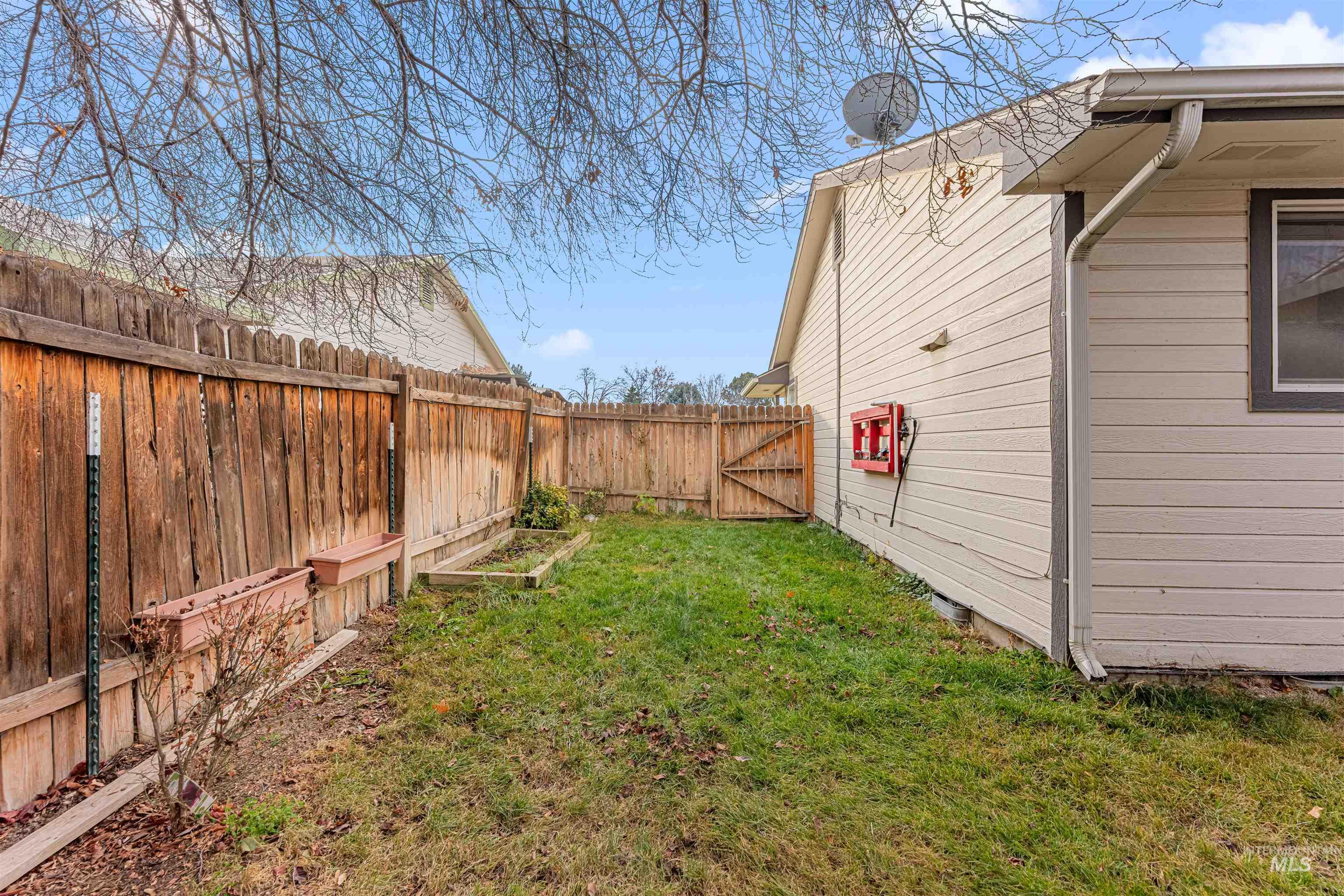 716 E Maryland, Nampa, Idaho 83686, 2 Bedrooms, 1 Bathroom, Residential For Sale, Price $285,000,MLS 98974009