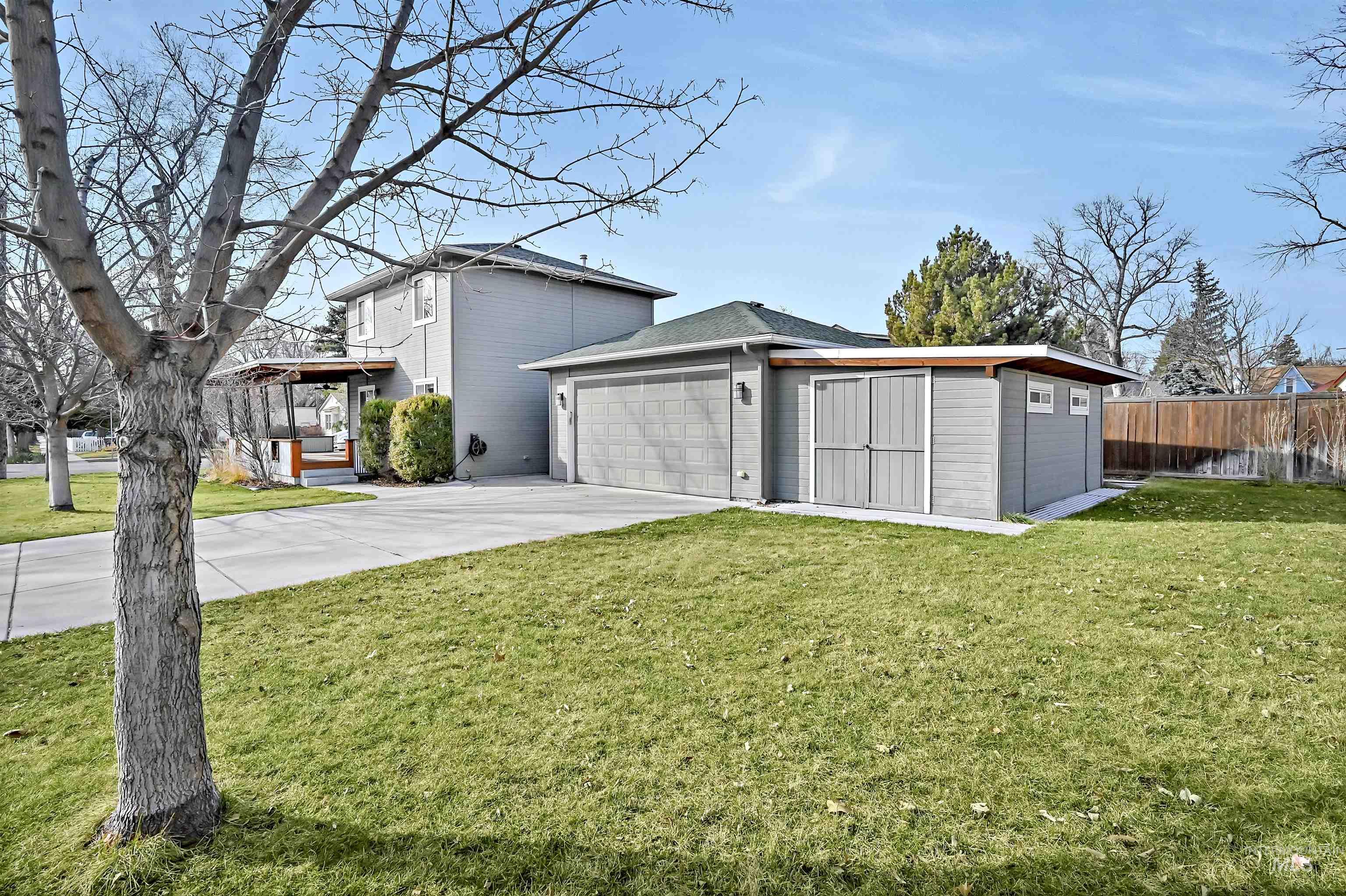 742 E State St, Boise, Idaho 83712, 3 Bedrooms, 2 Bathrooms, Residential For Sale, Price $724,000,MLS 98974012
