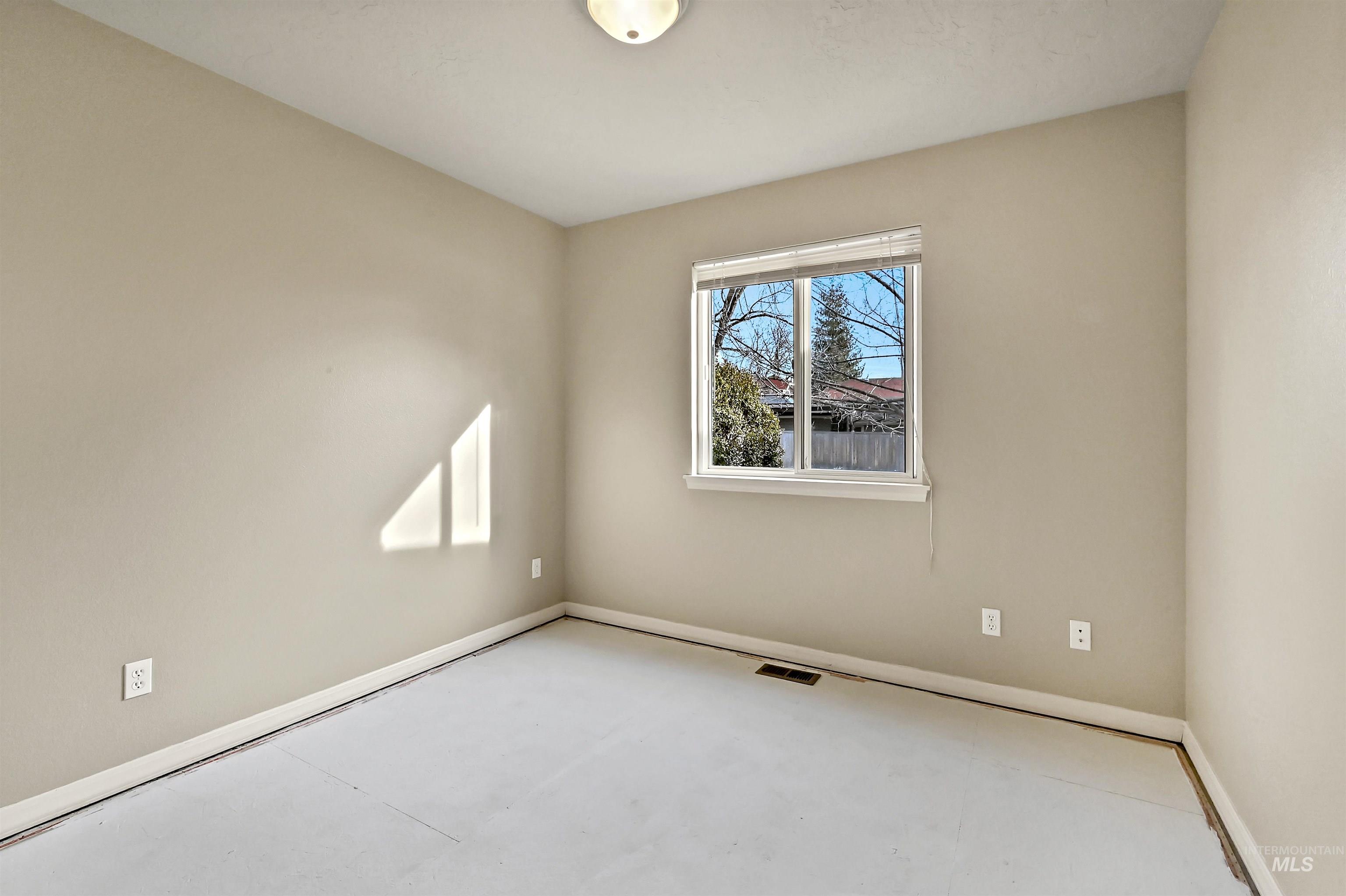 742 E State St, Boise, Idaho 83712, 3 Bedrooms, 2 Bathrooms, Residential For Sale, Price $724,000,MLS 98974012