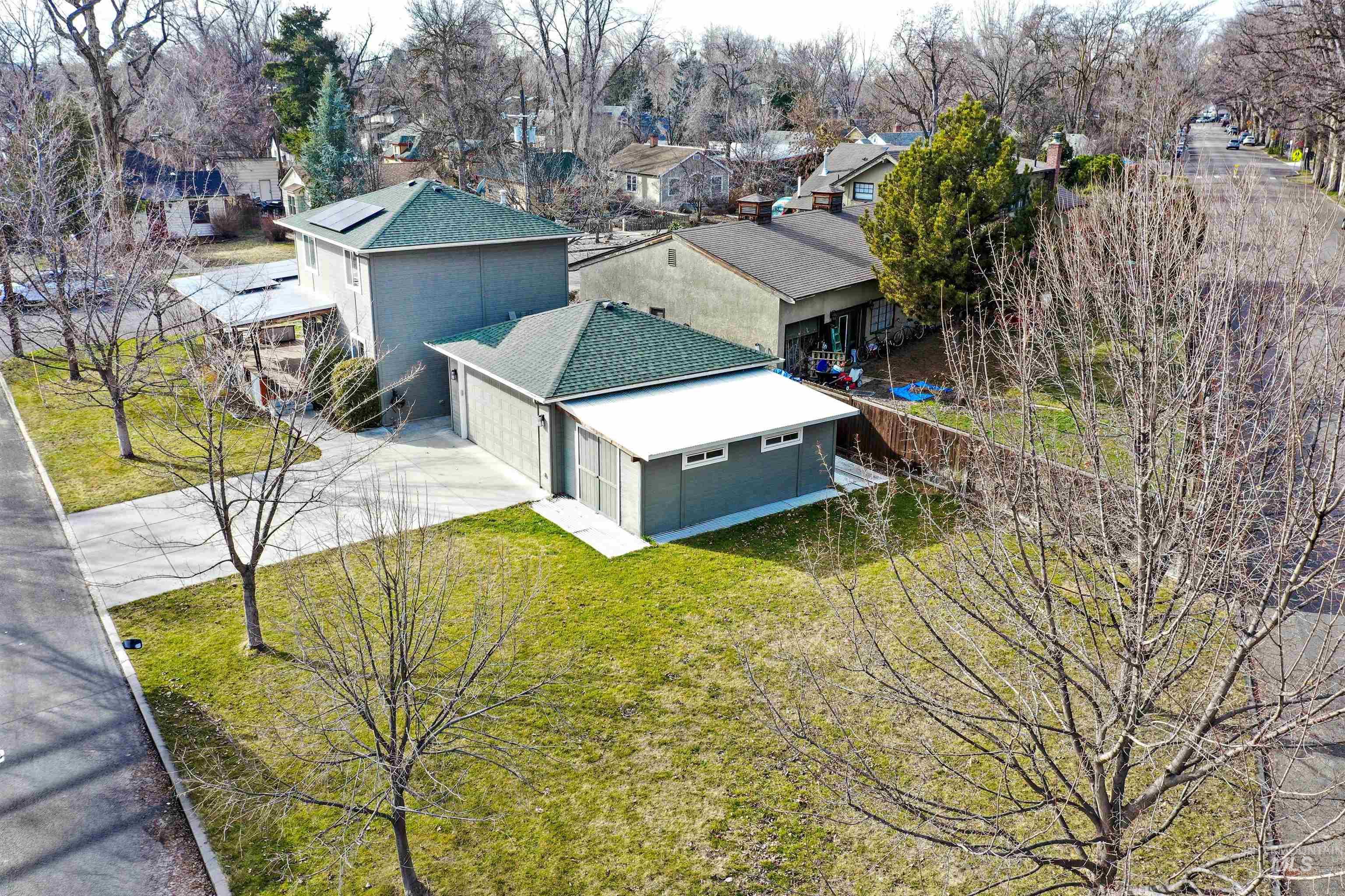 742 E State St, Boise, Idaho 83712, 3 Bedrooms, 2 Bathrooms, Residential For Sale, Price $724,000,MLS 98974012