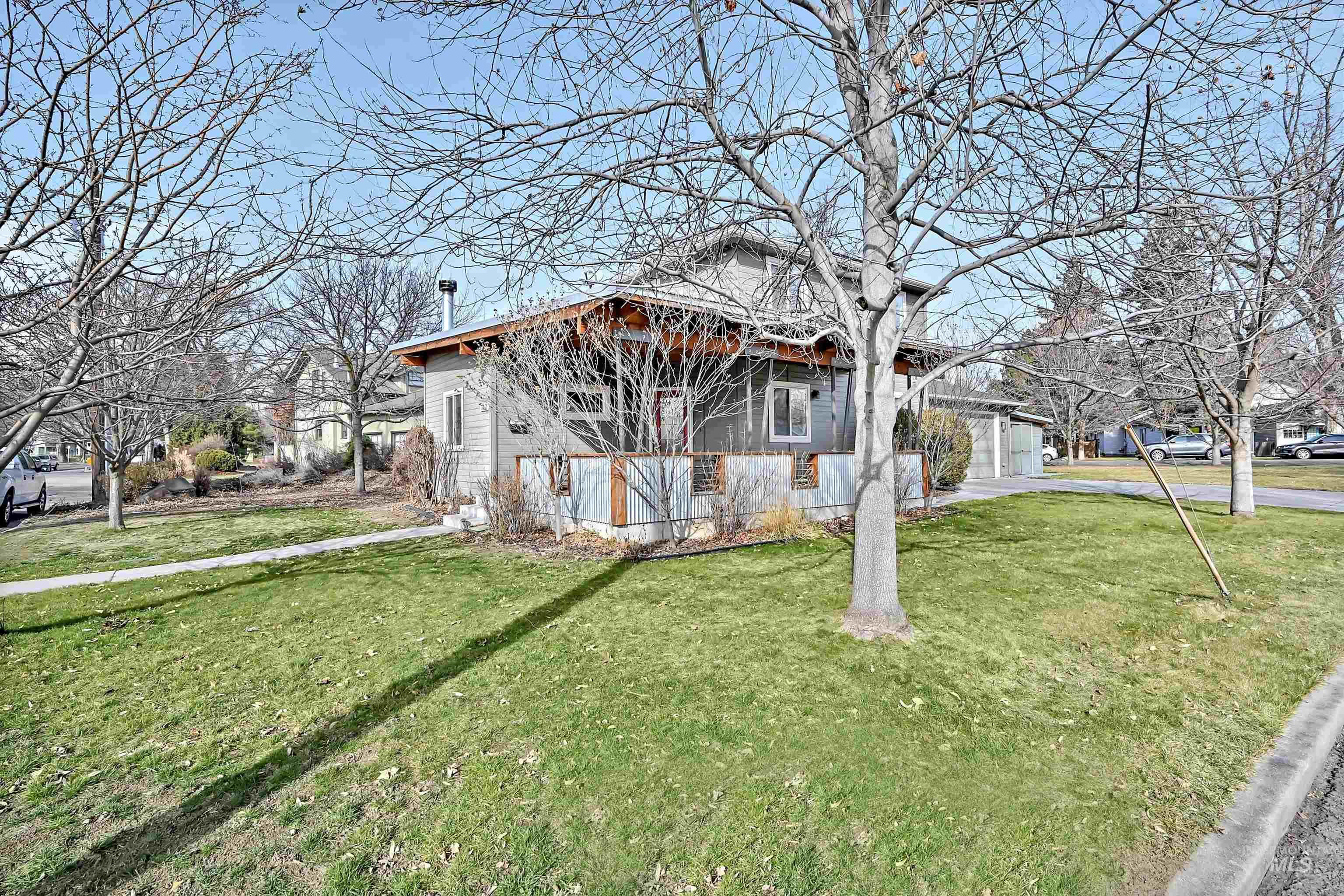 742 E State St, Boise, Idaho 83712, 3 Bedrooms, 2 Bathrooms, Residential For Sale, Price $724,000,MLS 98974012
