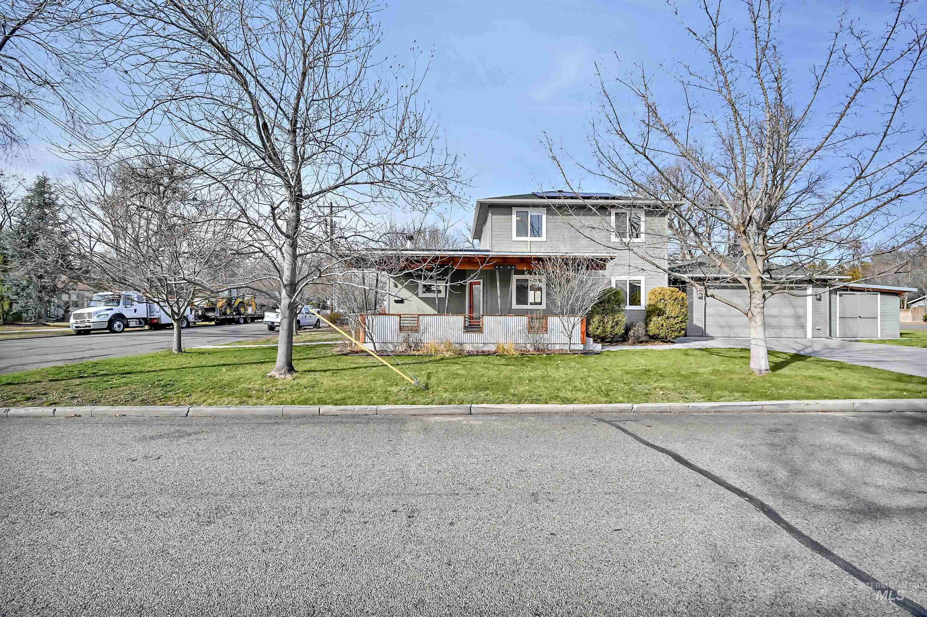 742 E State St, Boise, Idaho 83712, 3 Bedrooms, 2 Bathrooms, Residential For Sale, Price $724,000,MLS 98974012
