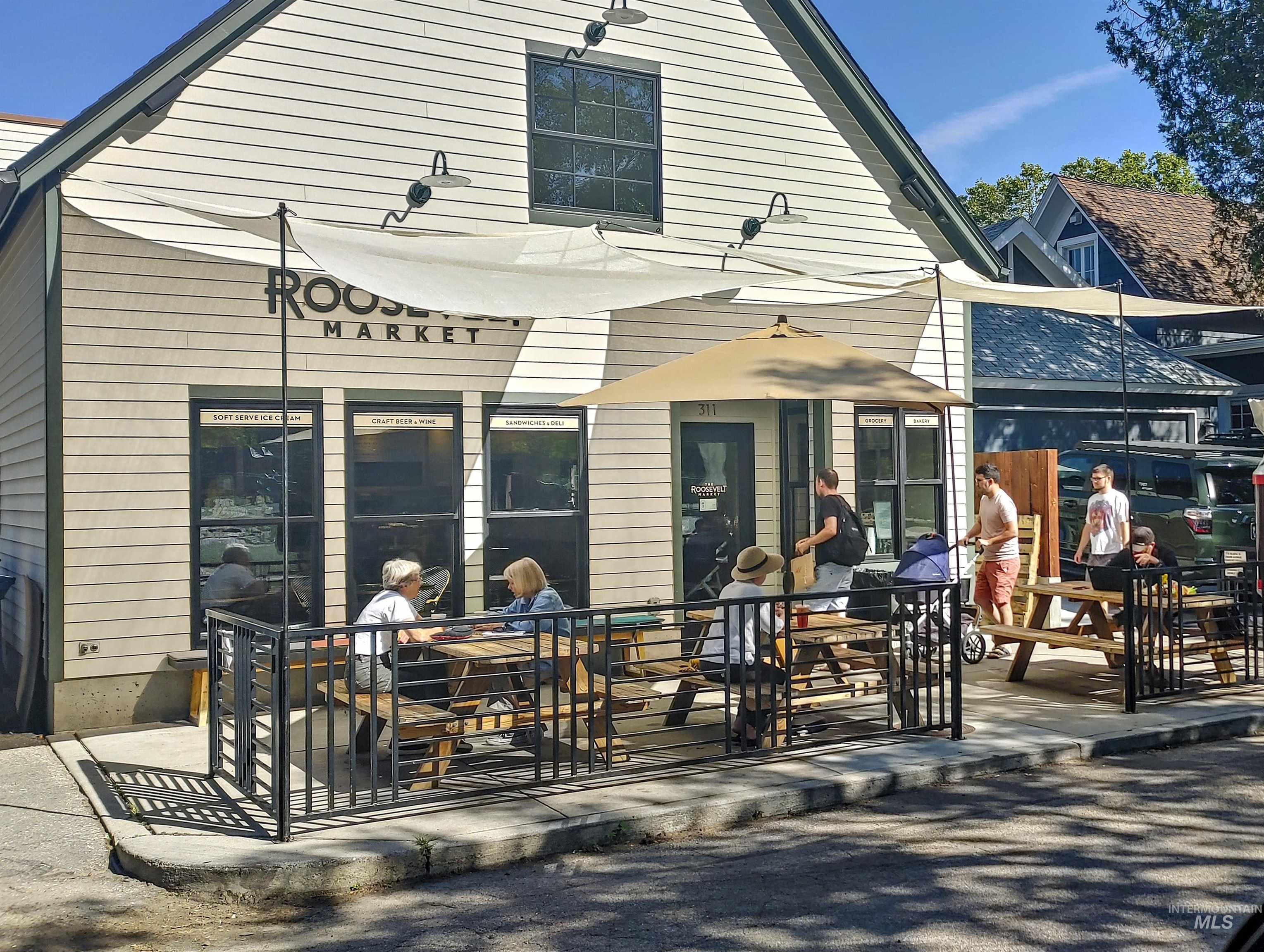 742 E State St, Boise, Idaho 83712, 3 Bedrooms, 2 Bathrooms, Residential For Sale, Price $724,000,MLS 98974012