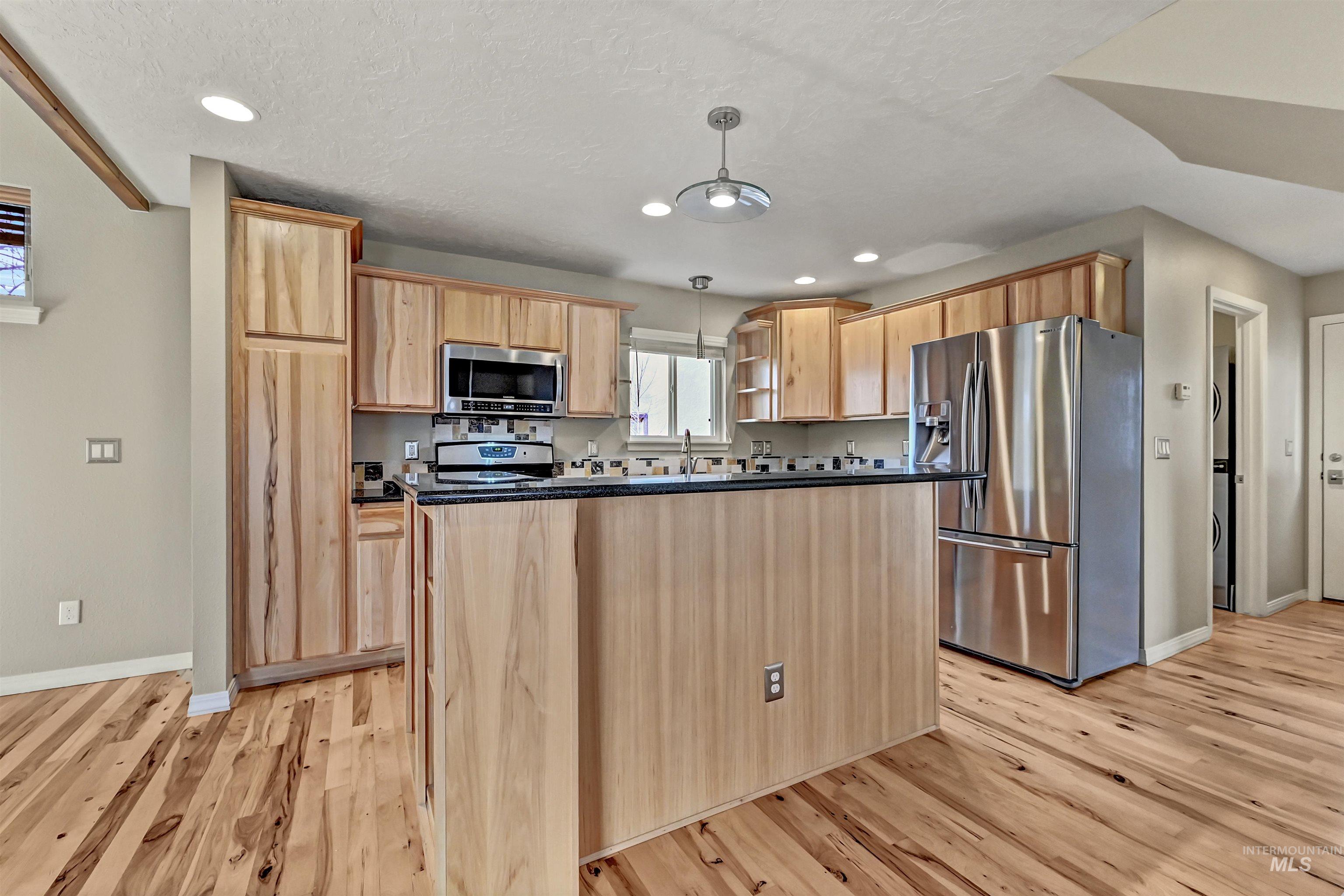 742 E State St, Boise, Idaho 83712, 3 Bedrooms, 2 Bathrooms, Residential For Sale, Price $724,000,MLS 98974012