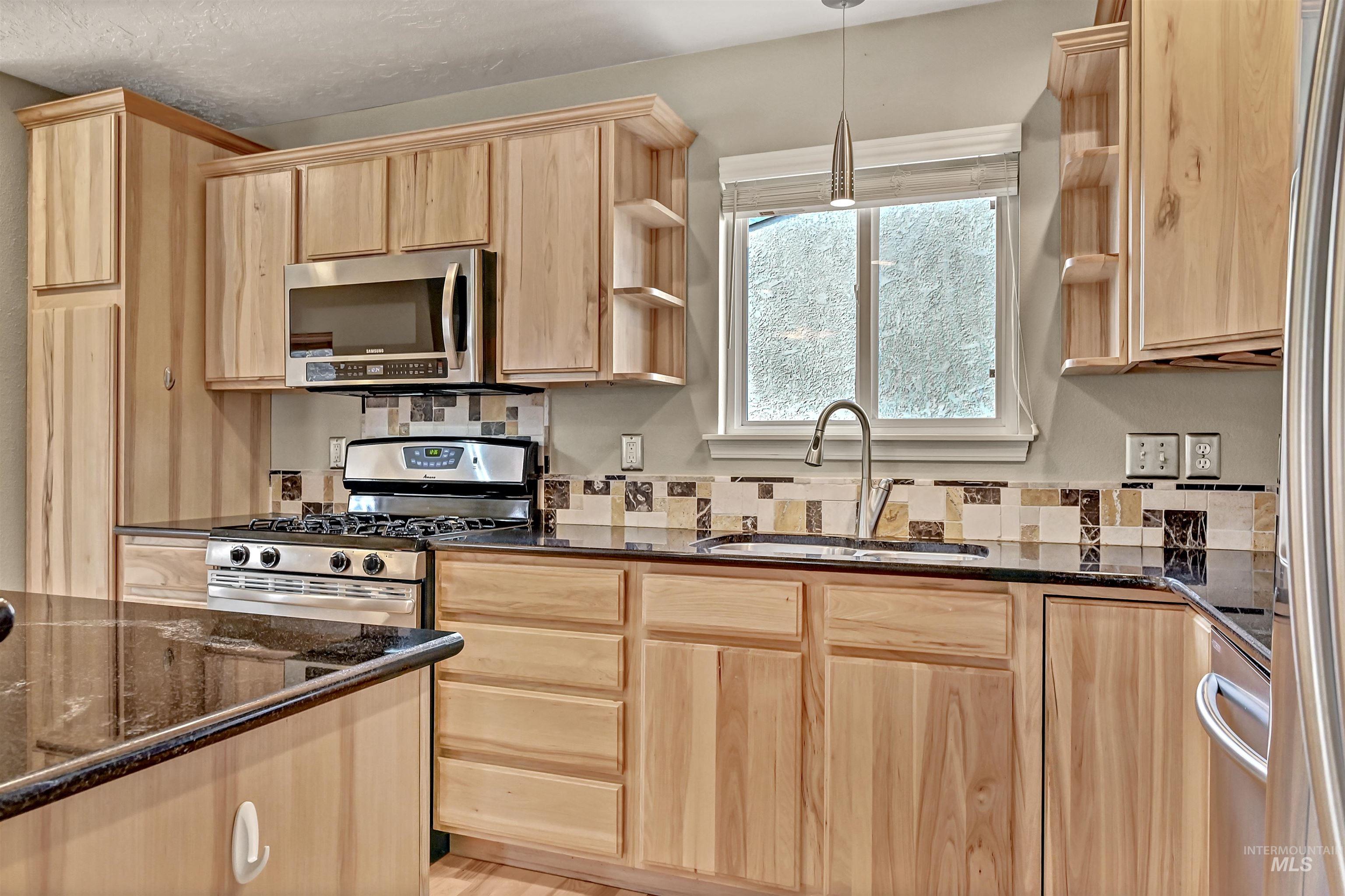 742 E State St, Boise, Idaho 83712, 3 Bedrooms, 2 Bathrooms, Residential For Sale, Price $724,000,MLS 98974012