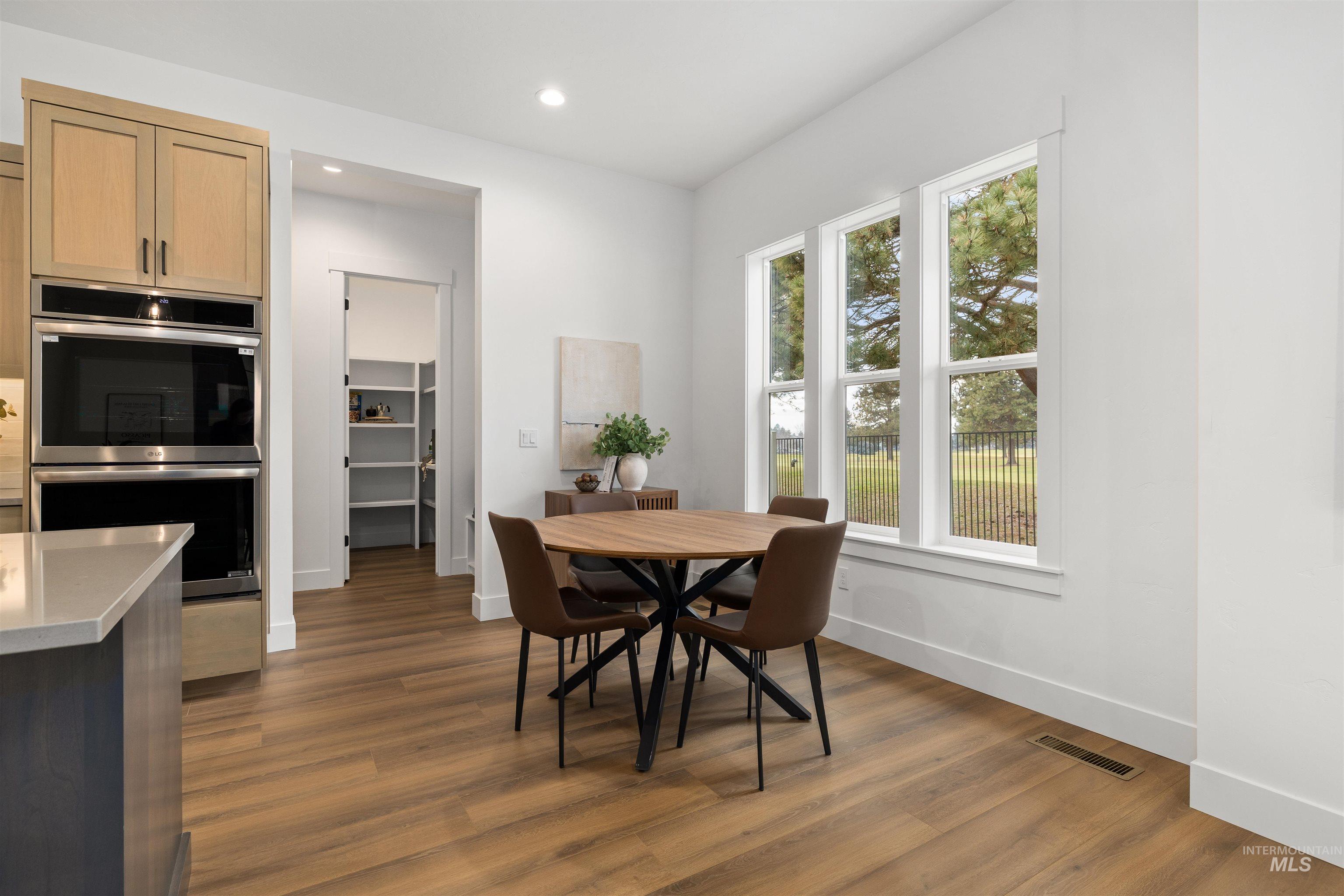 611 N Hiltonhead Way, Eagle, Idaho 83616-0000, 3 Bedrooms, 2.5 Bathrooms, Residential For Sale, Price $799,900,MLS 98974013