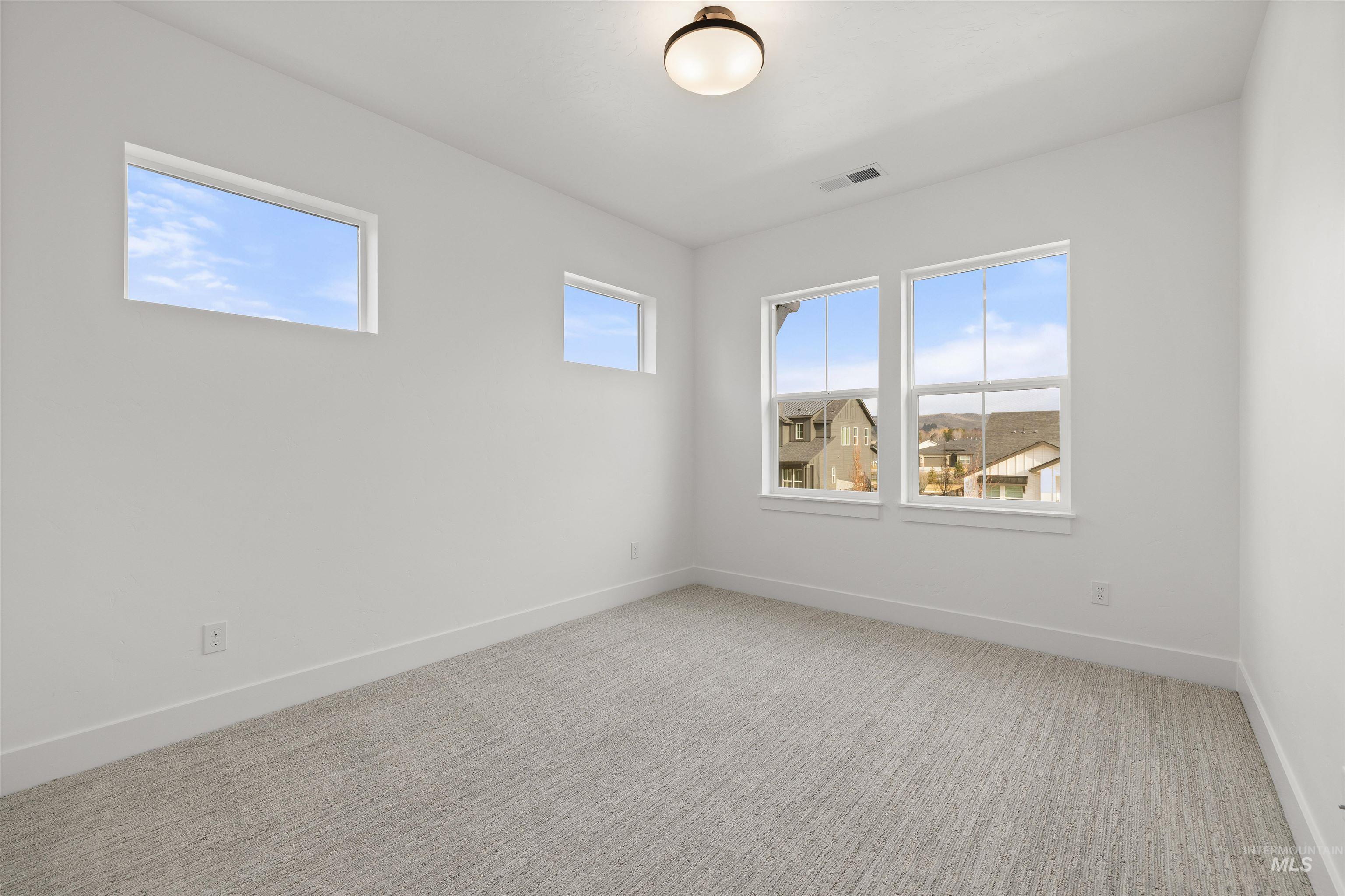 611 N Hiltonhead Way, Eagle, Idaho 83616-0000, 3 Bedrooms, 2.5 Bathrooms, Residential For Sale, Price $799,900,MLS 98974013