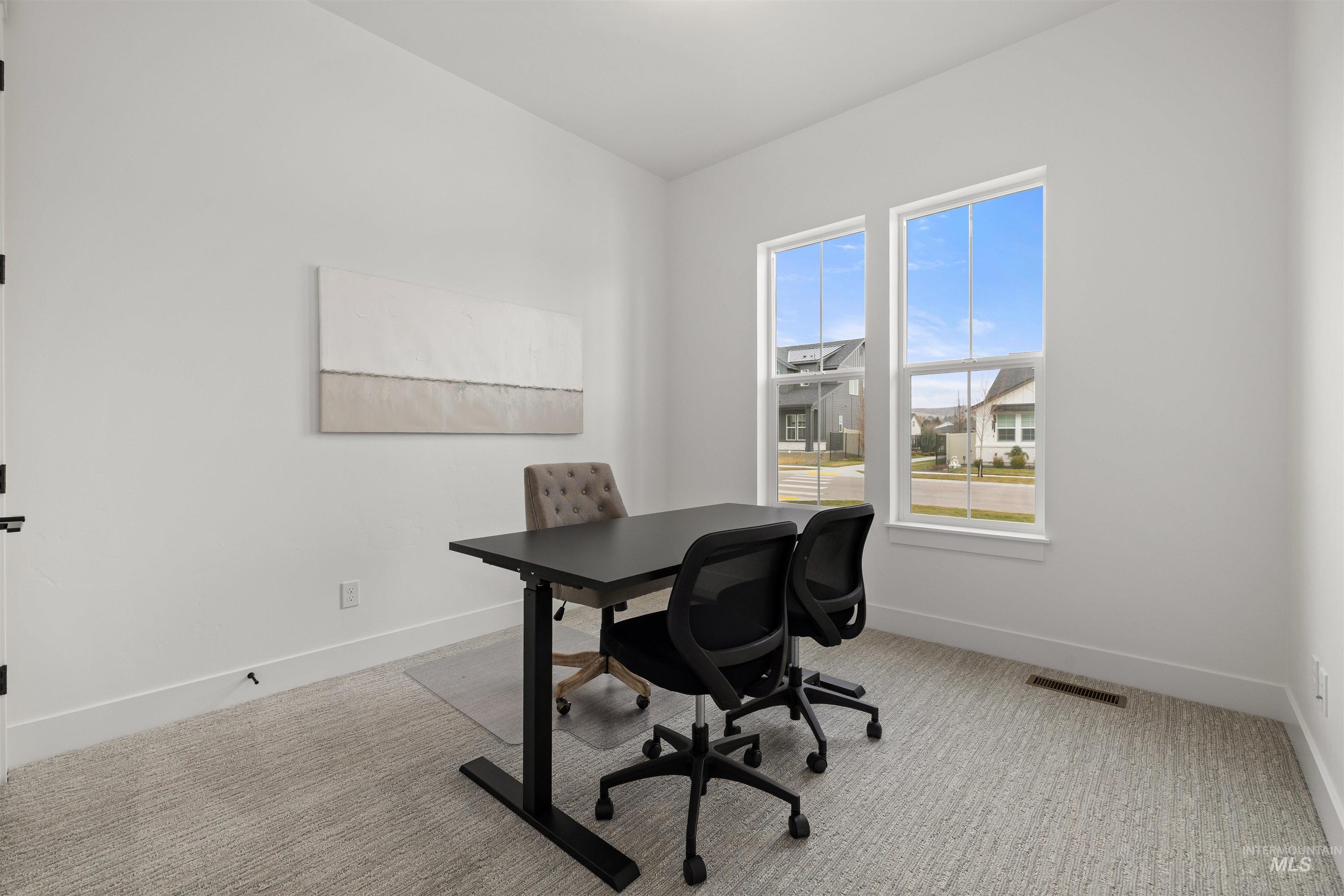 611 N Hiltonhead Way, Eagle, Idaho 83616-0000, 3 Bedrooms, 2.5 Bathrooms, Residential For Sale, Price $799,900,MLS 98974013