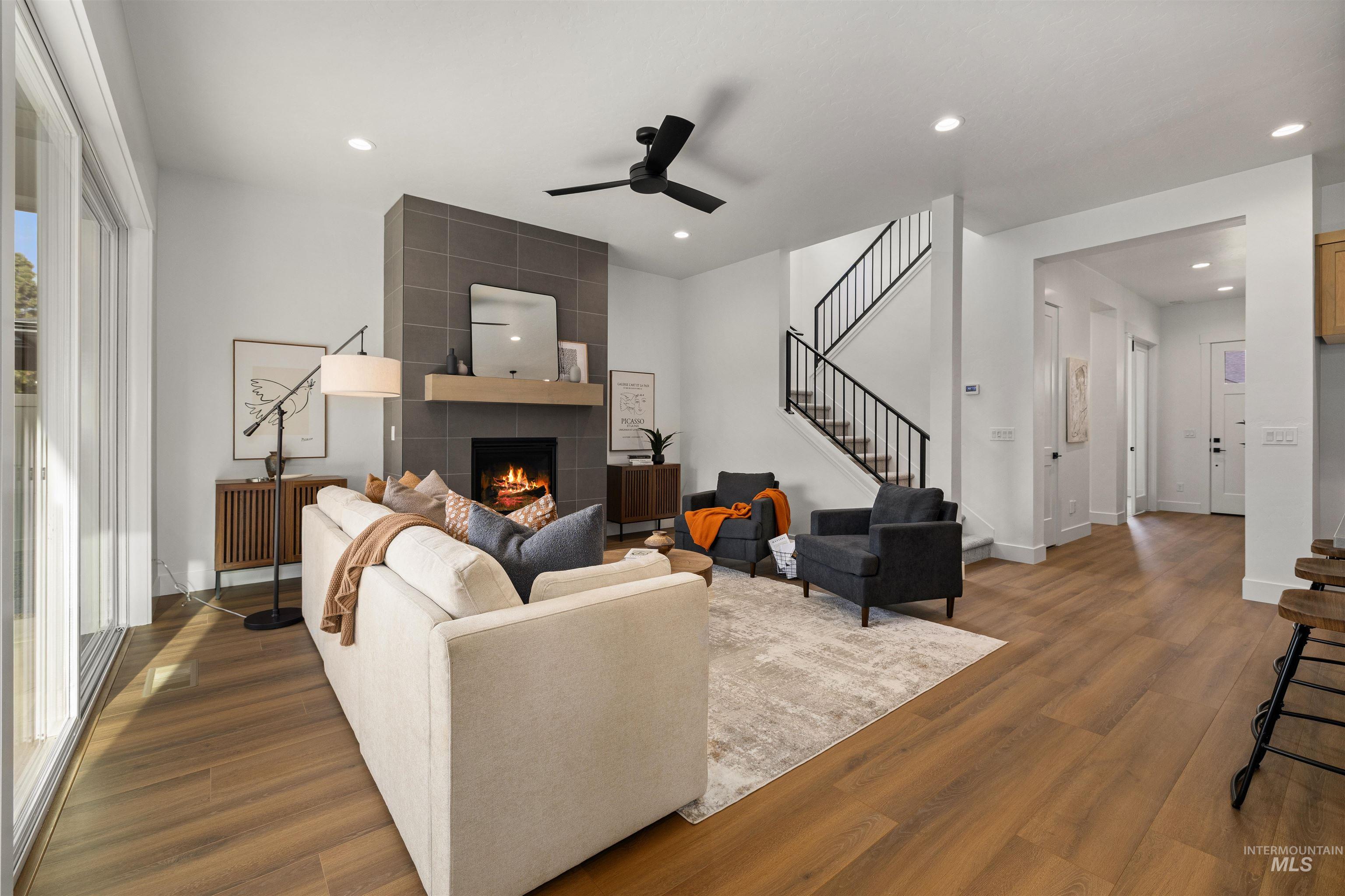 611 N Hiltonhead Way, Eagle, Idaho 83616-0000, 3 Bedrooms, 2.5 Bathrooms, Residential For Sale, Price $799,900,MLS 98974013