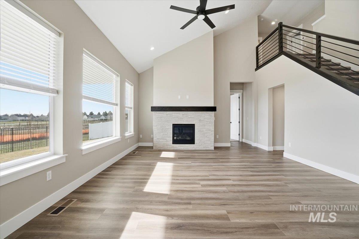 834 N Falling Water Way, Eagle, Idaho 83616, 3 Bedrooms, 3.5 Bathrooms, Residential For Sale, Price $839,990,MLS 98974015