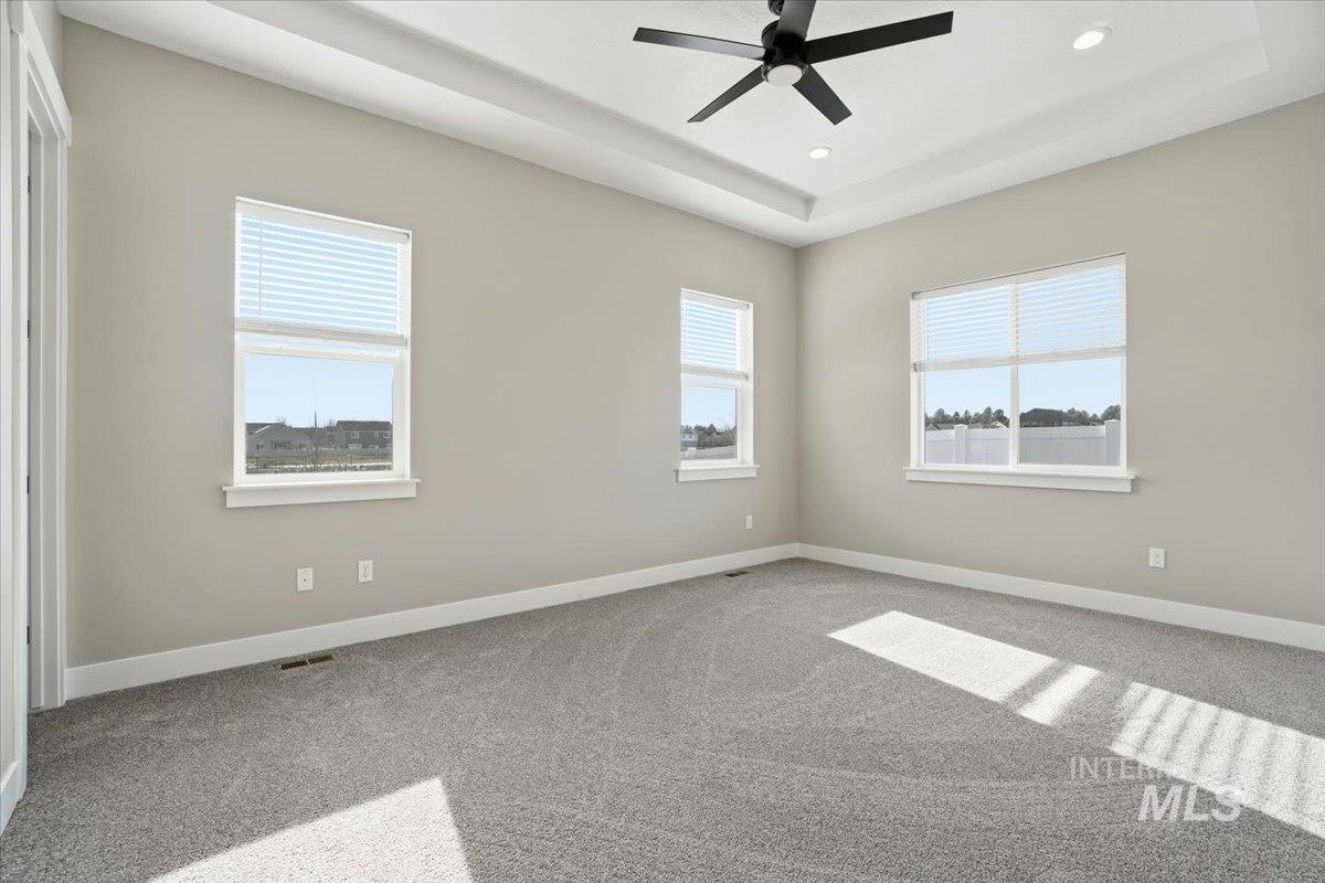 834 N Falling Water Way, Eagle, Idaho 83616, 3 Bedrooms, 3.5 Bathrooms, Residential For Sale, Price $839,990,MLS 98974015