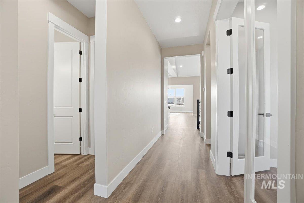 834 N Falling Water Way, Eagle, Idaho 83616, 3 Bedrooms, 3.5 Bathrooms, Residential For Sale, Price $839,990,MLS 98974015