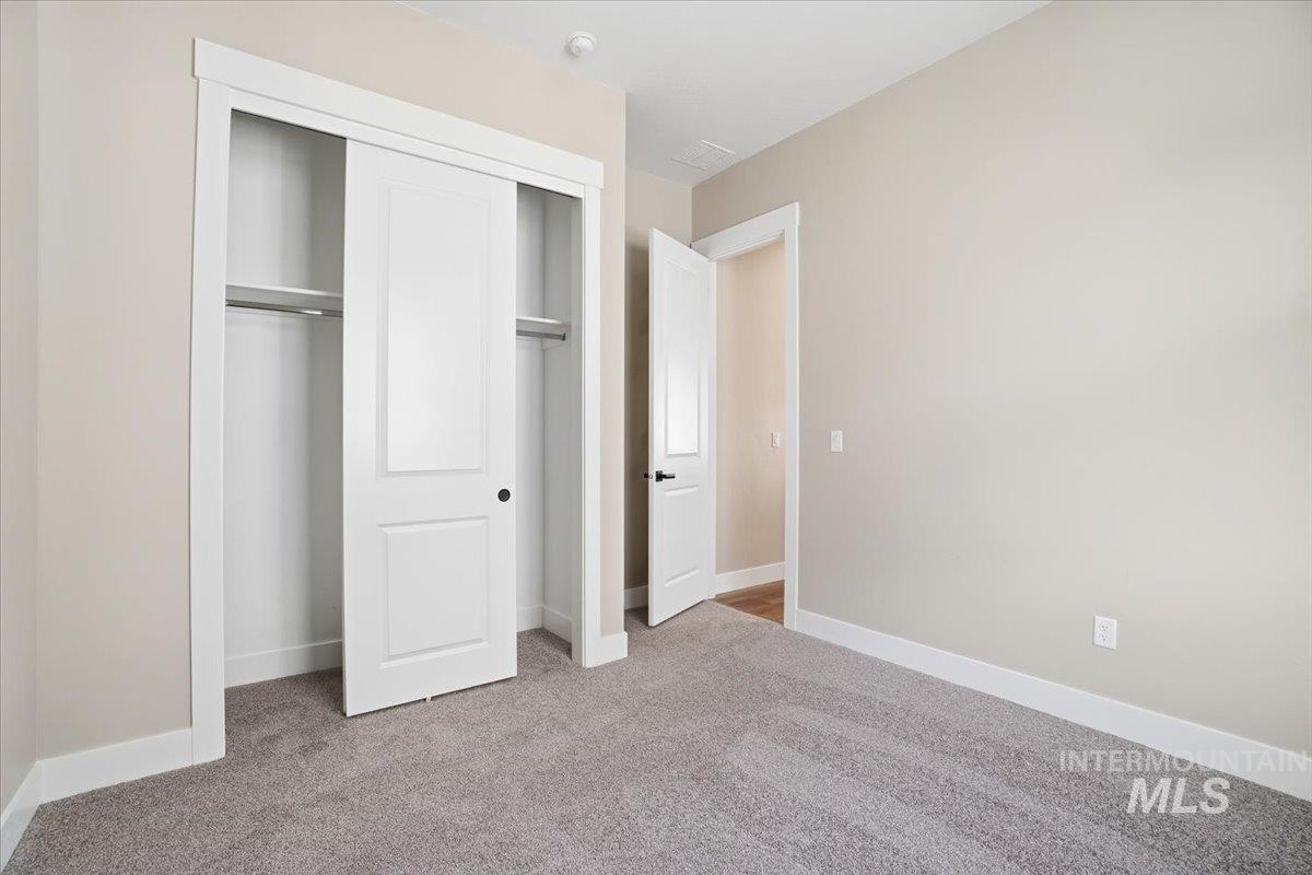 834 N Falling Water Way, Eagle, Idaho 83616, 3 Bedrooms, 3.5 Bathrooms, Residential For Sale, Price $839,990,MLS 98974015